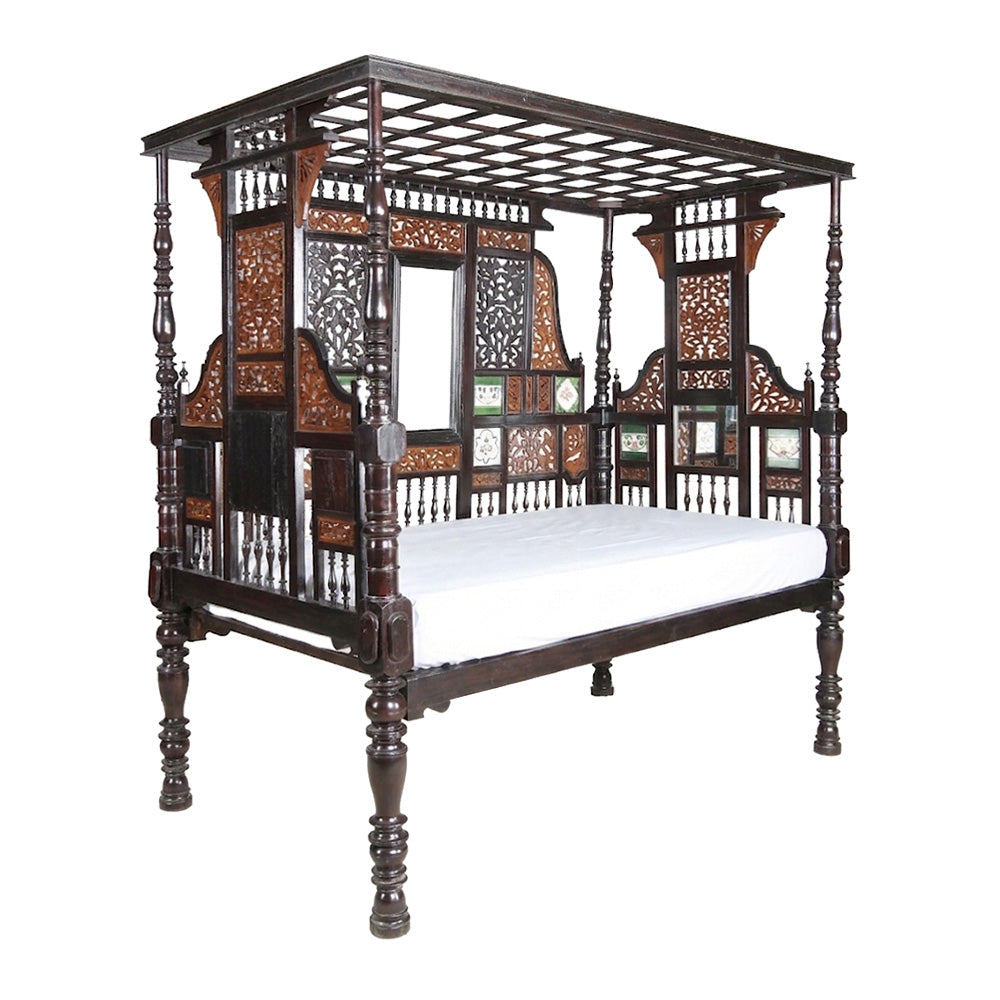 Greening Antique Day Bed