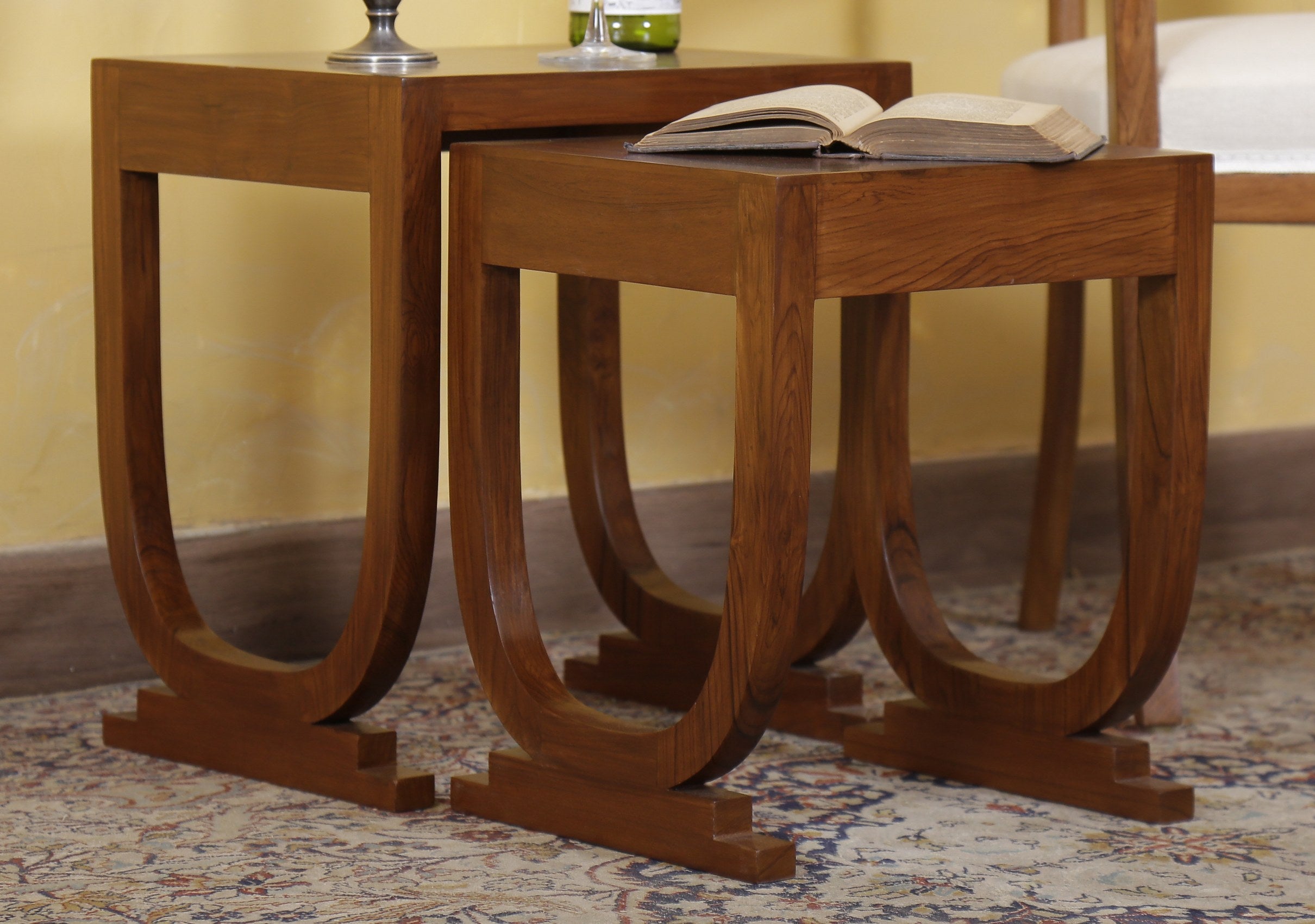 Nedve Nesting Table
