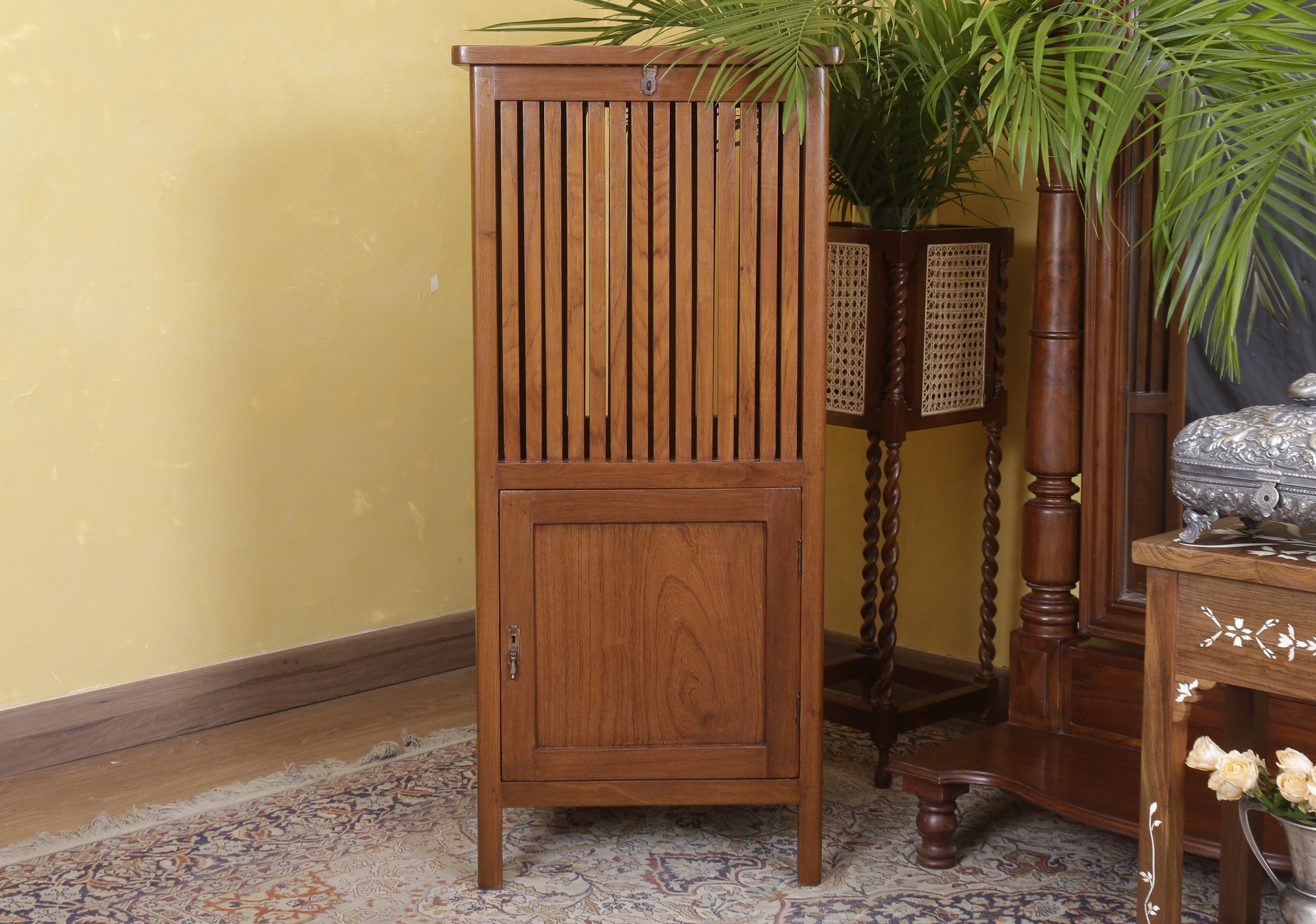 Francis Antique Laundry Box