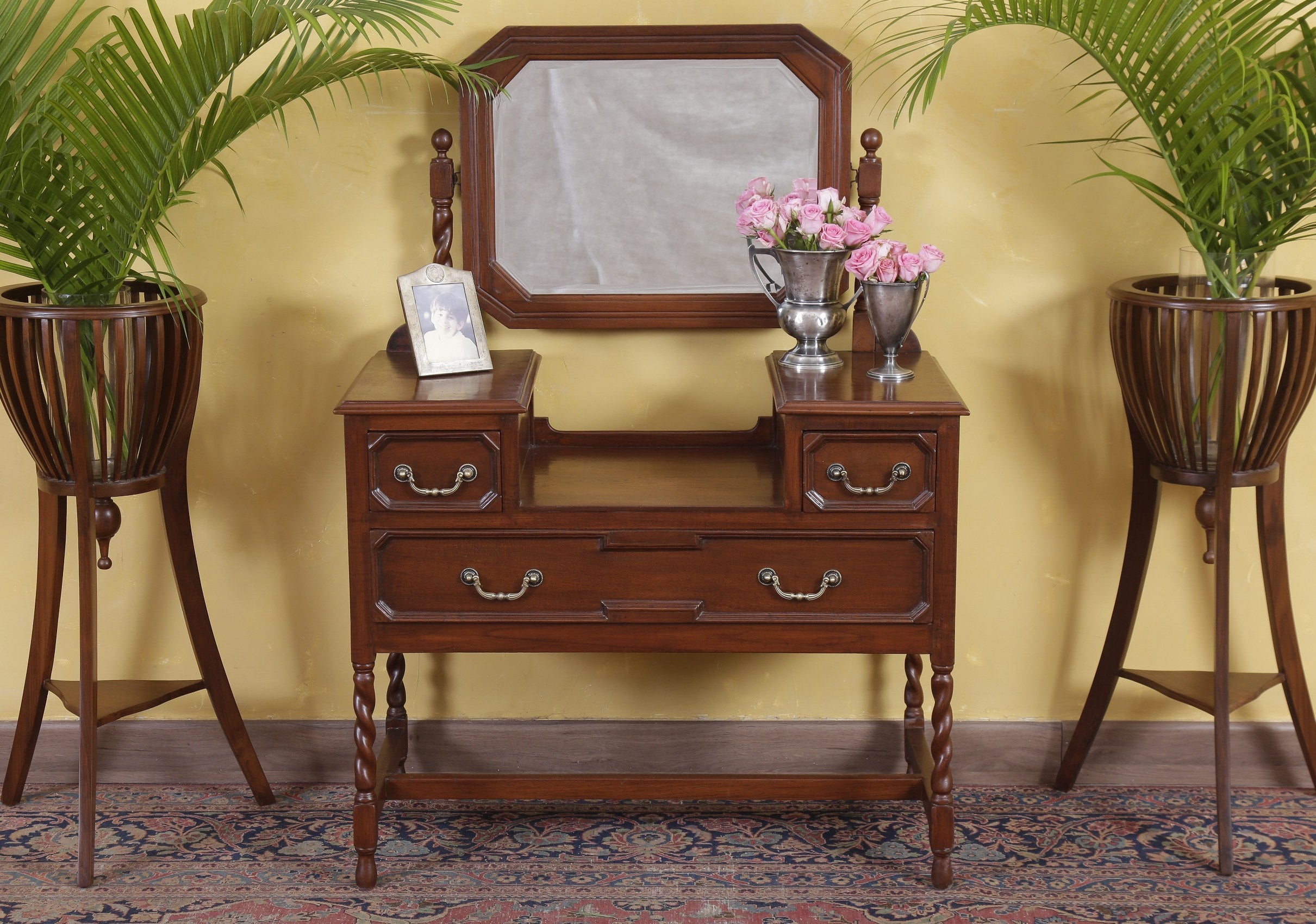 Elizabeth Antique Dressing Table