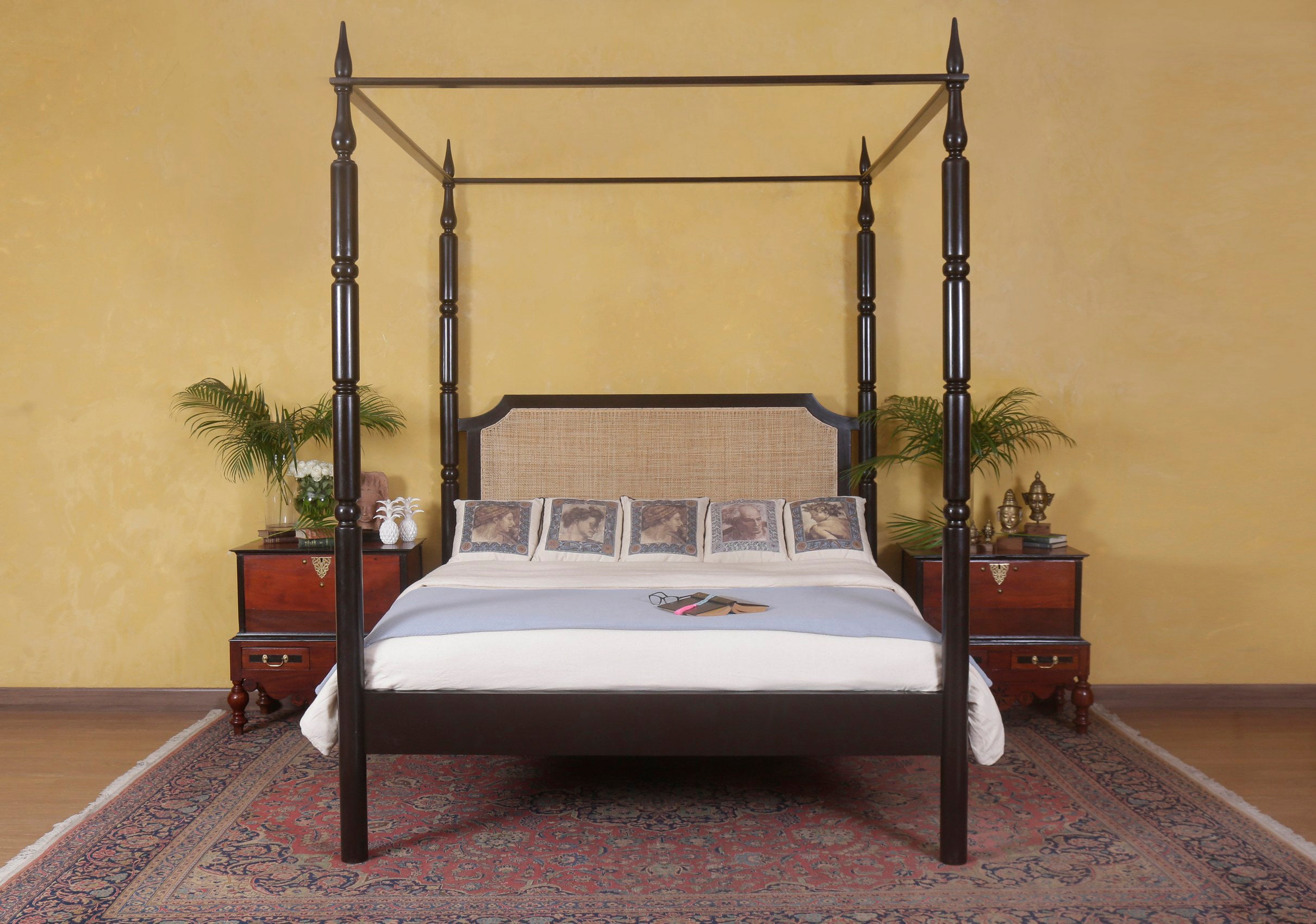 Warwick Poster Bed