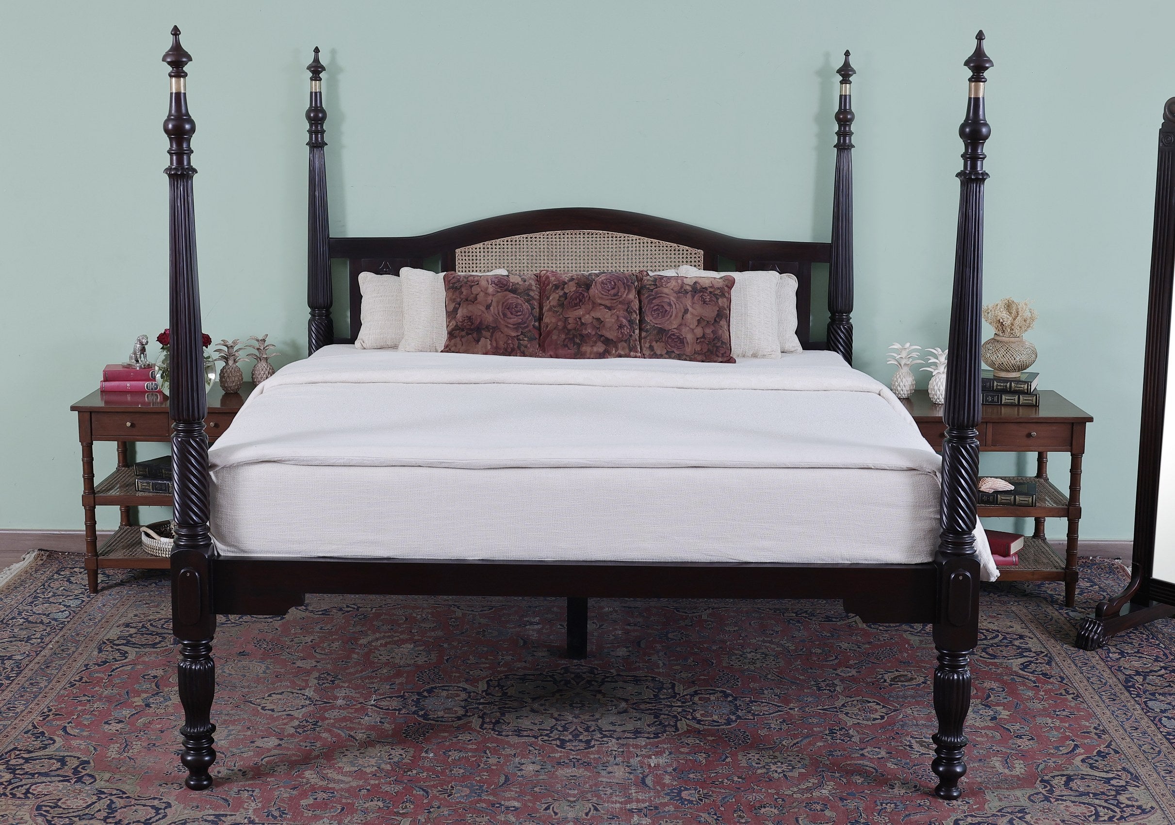 Eldridge Poster Bed