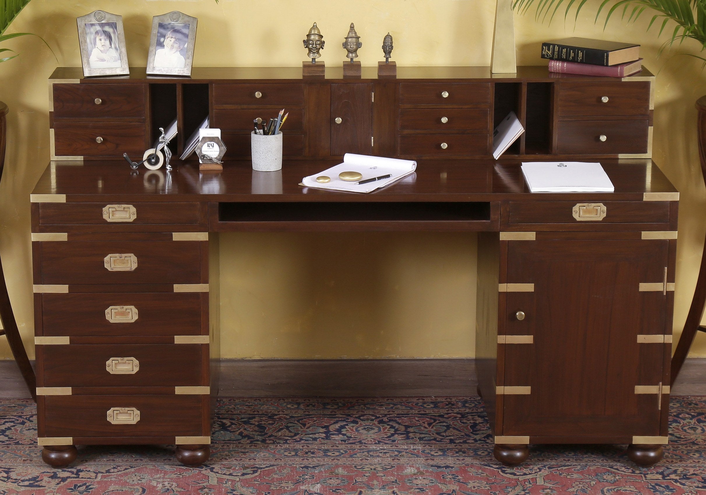 Simpson Campaign Desk