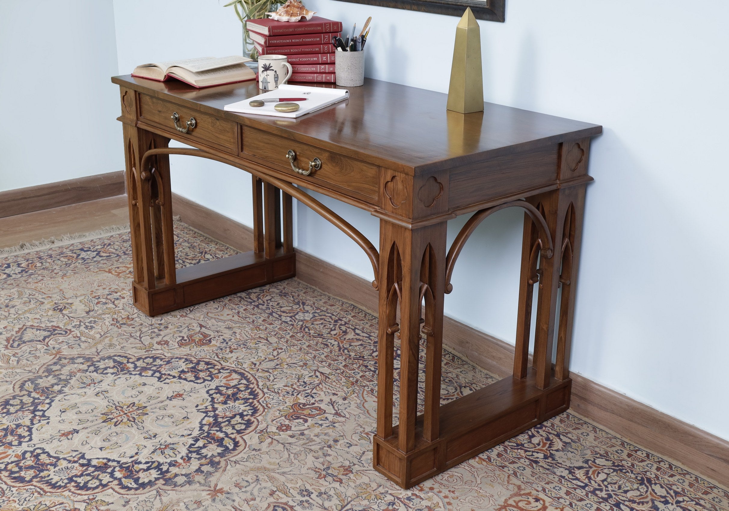 Tronet Desk
