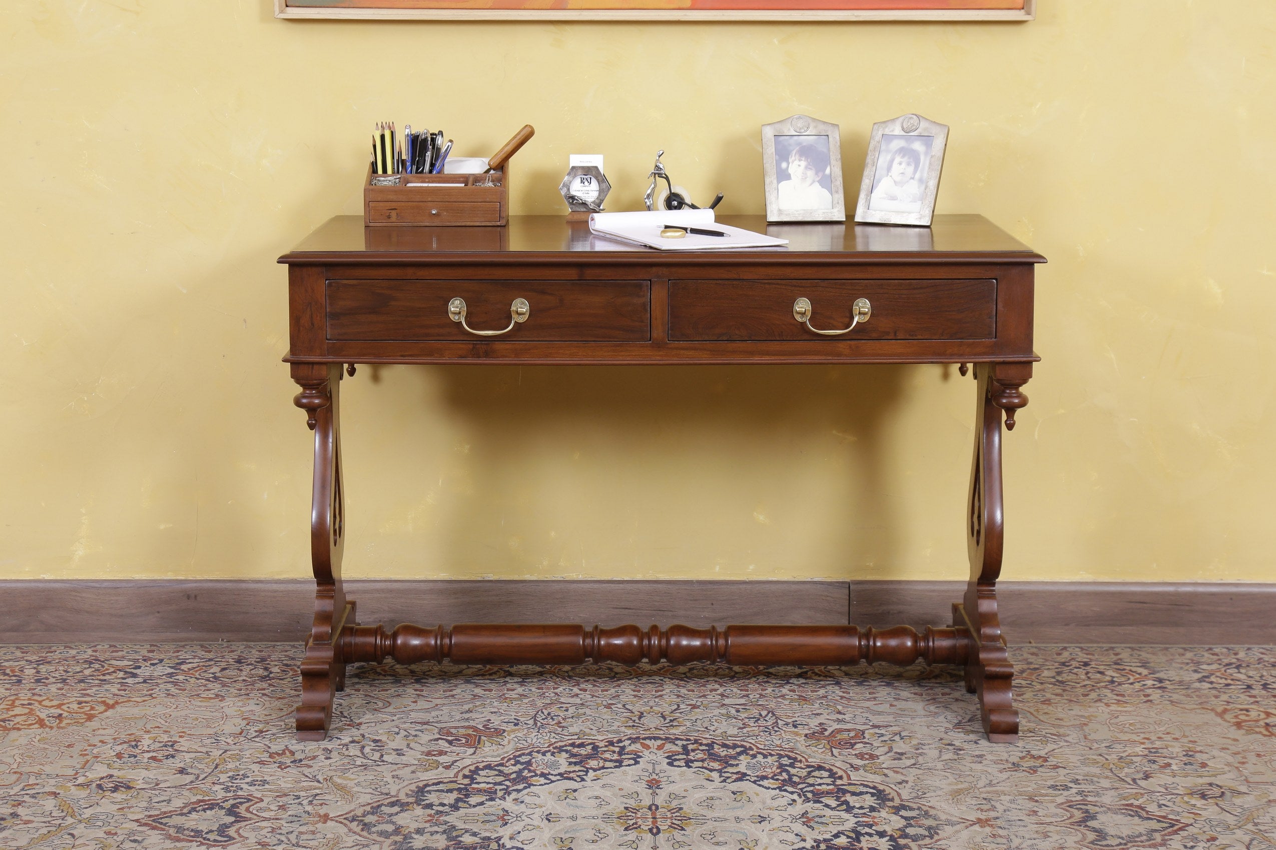 Harley Desk