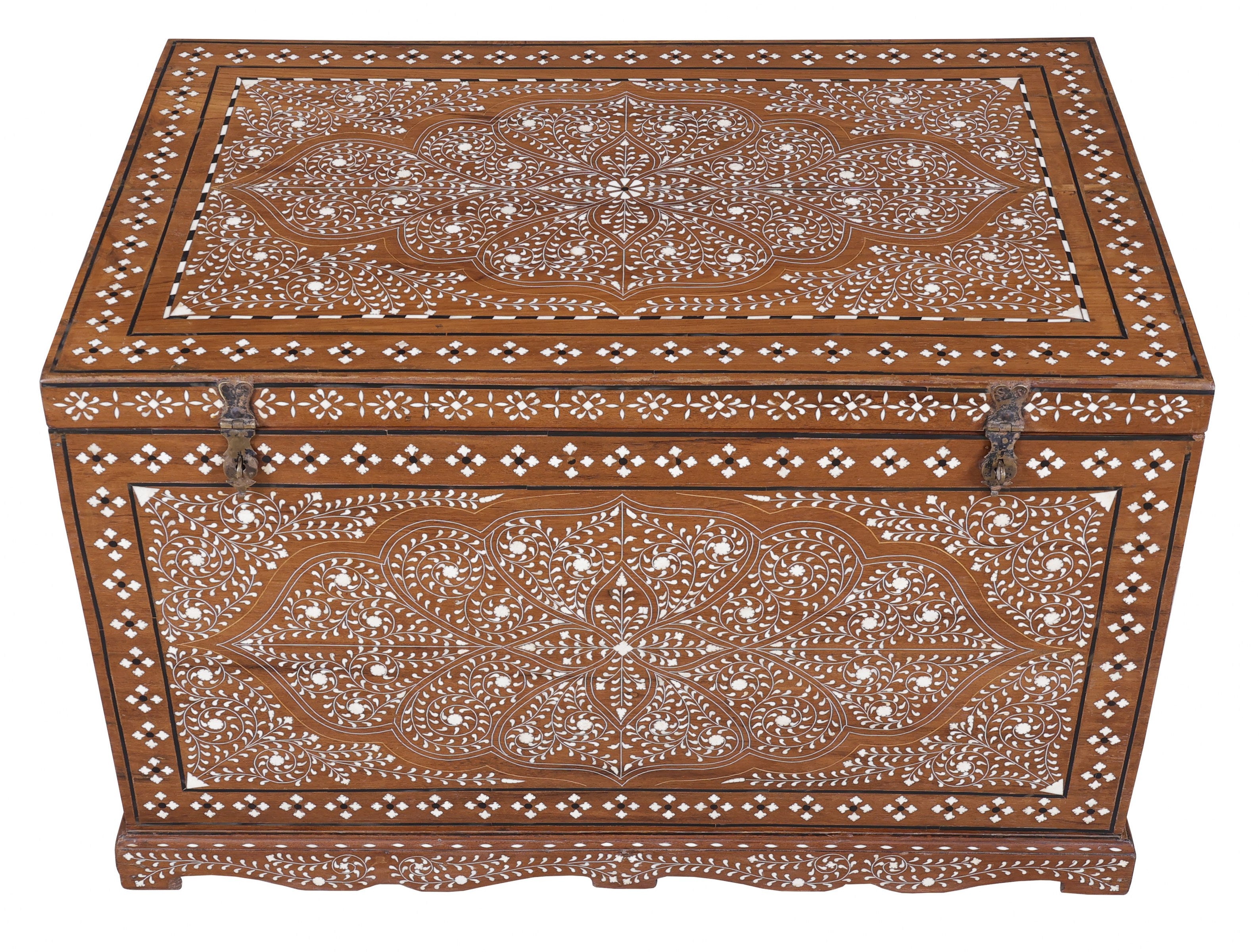 Tredgold Chest