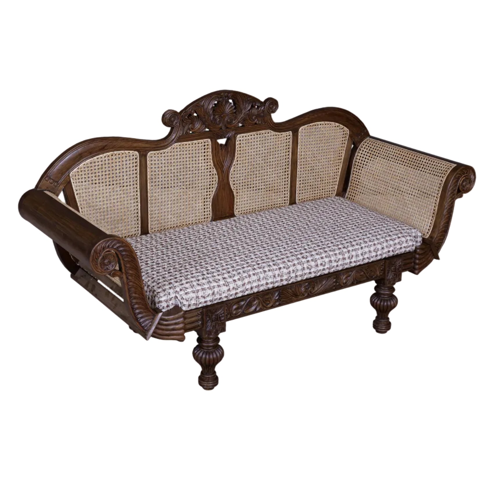 Eze Divan