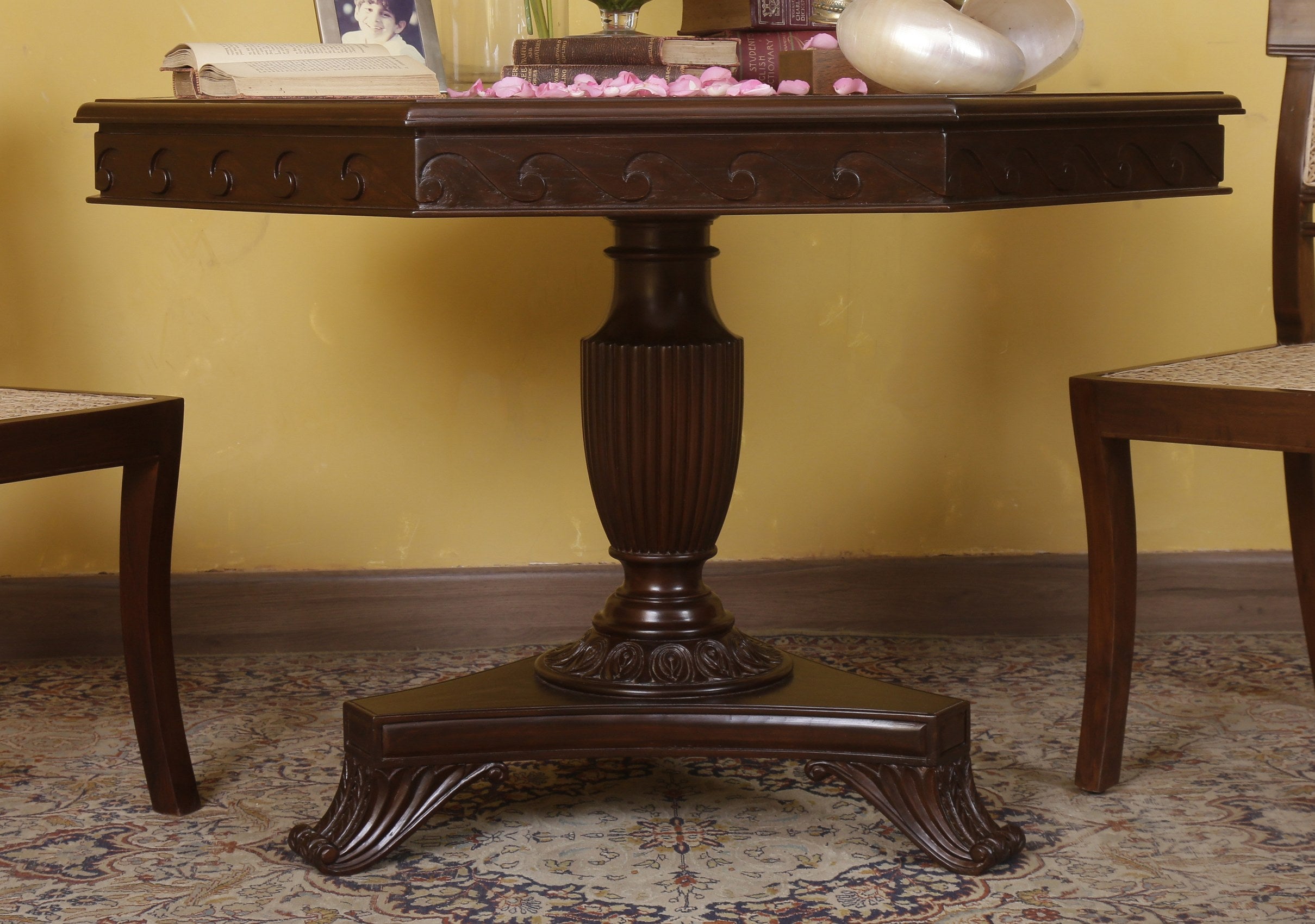 Archibald Table