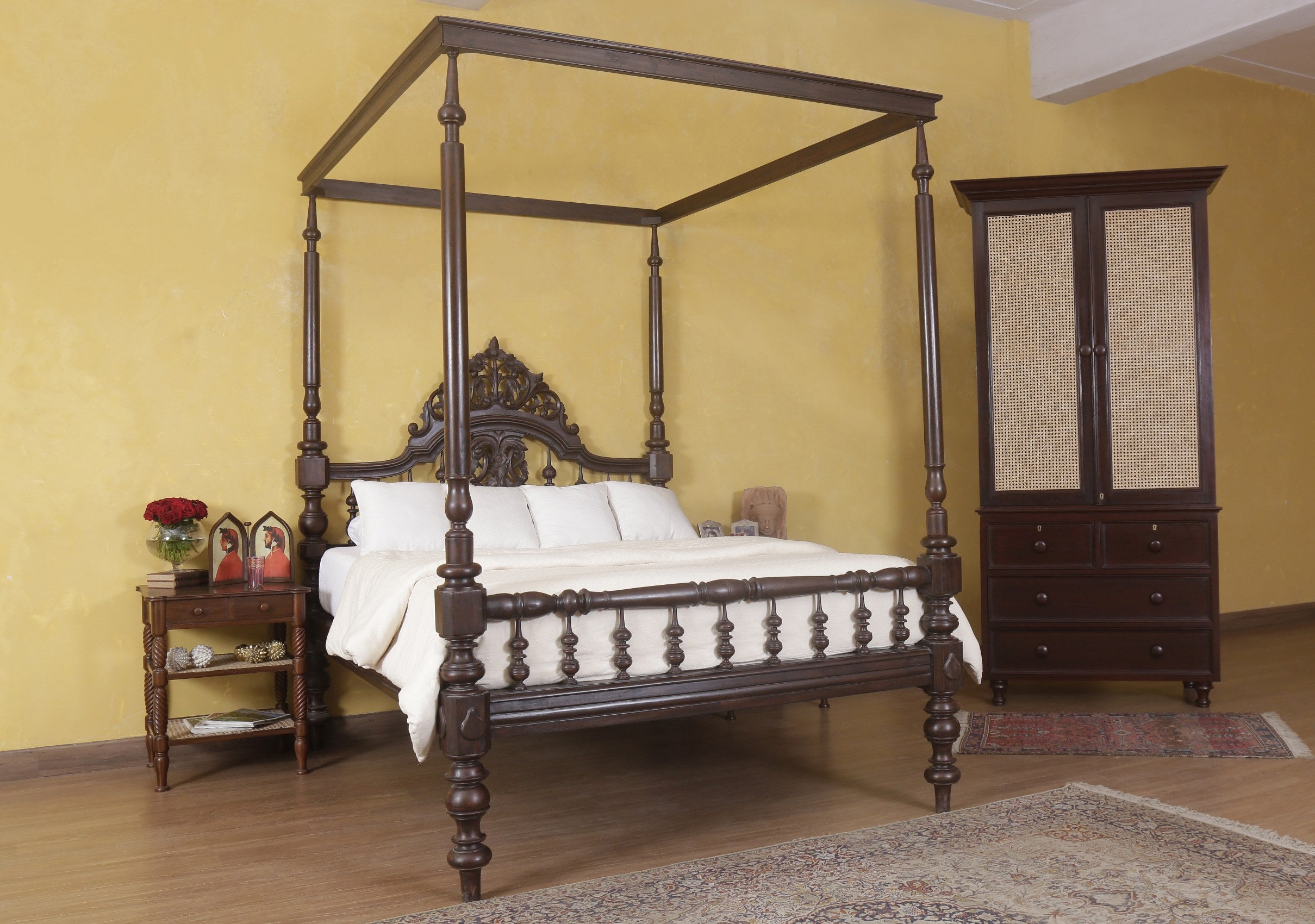 Warren Poster Bed