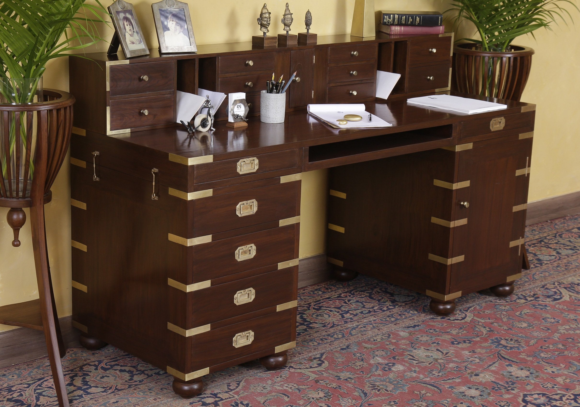 Simpson Campaign Desk