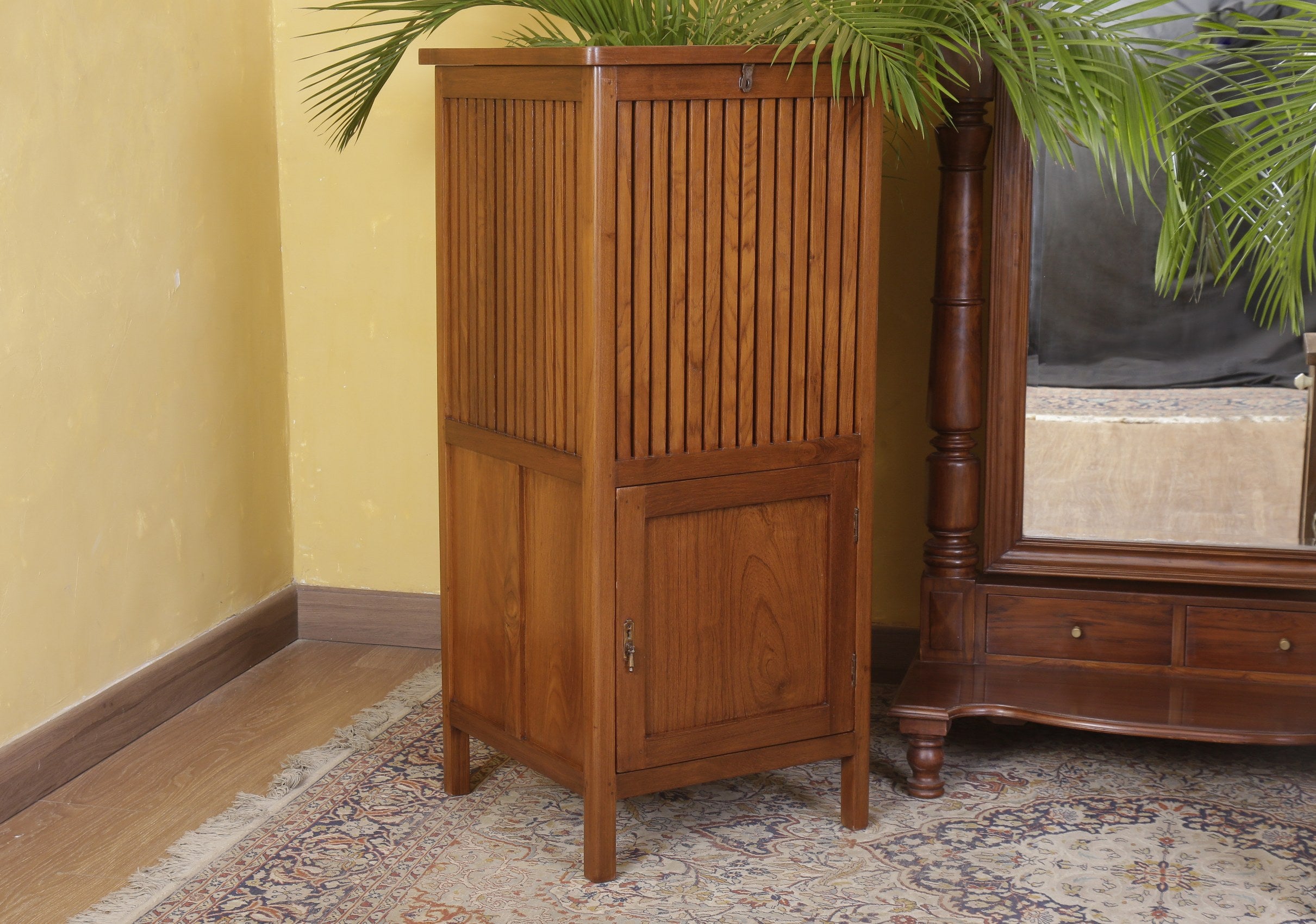 Francis Antique Laundry Box