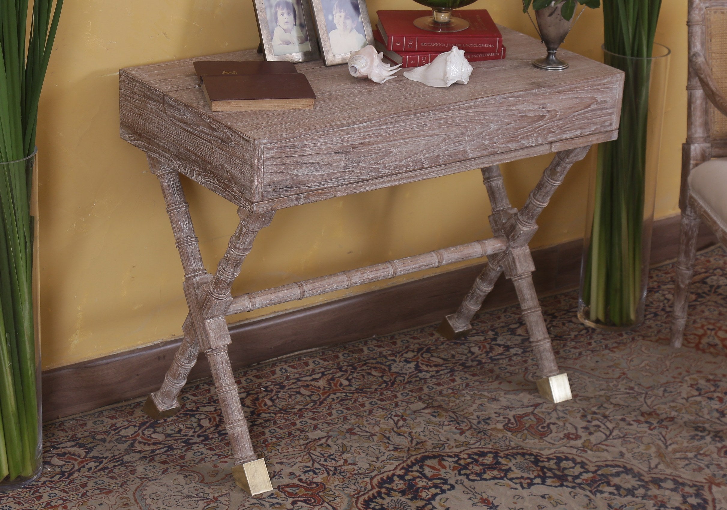 Holmes Campaign Desk