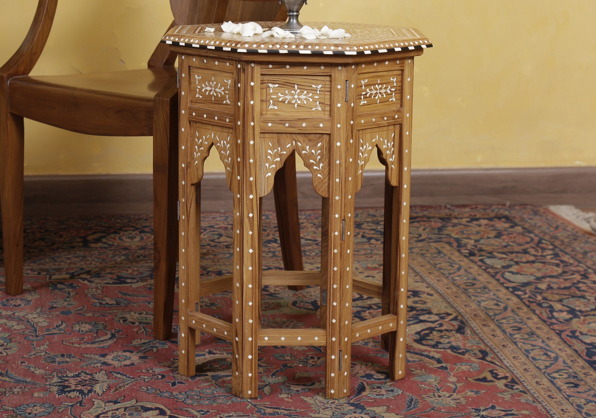 Leybourne Table