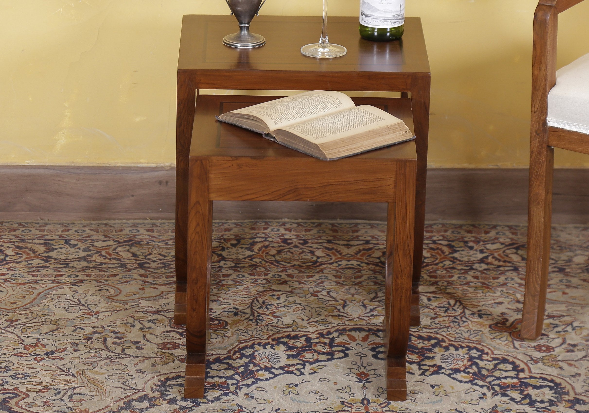 Nedve Nesting Table