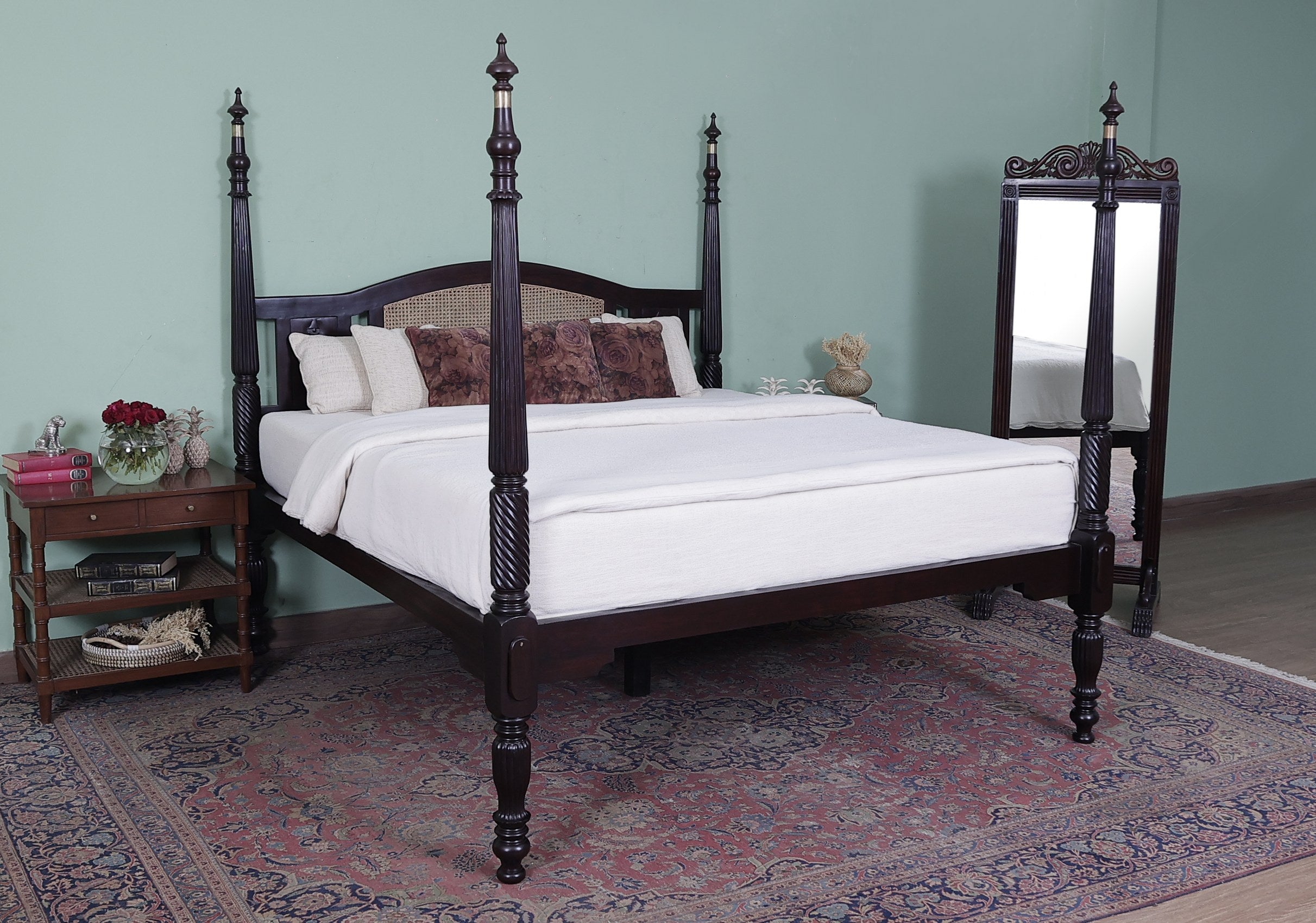 Eldridge Poster Bed