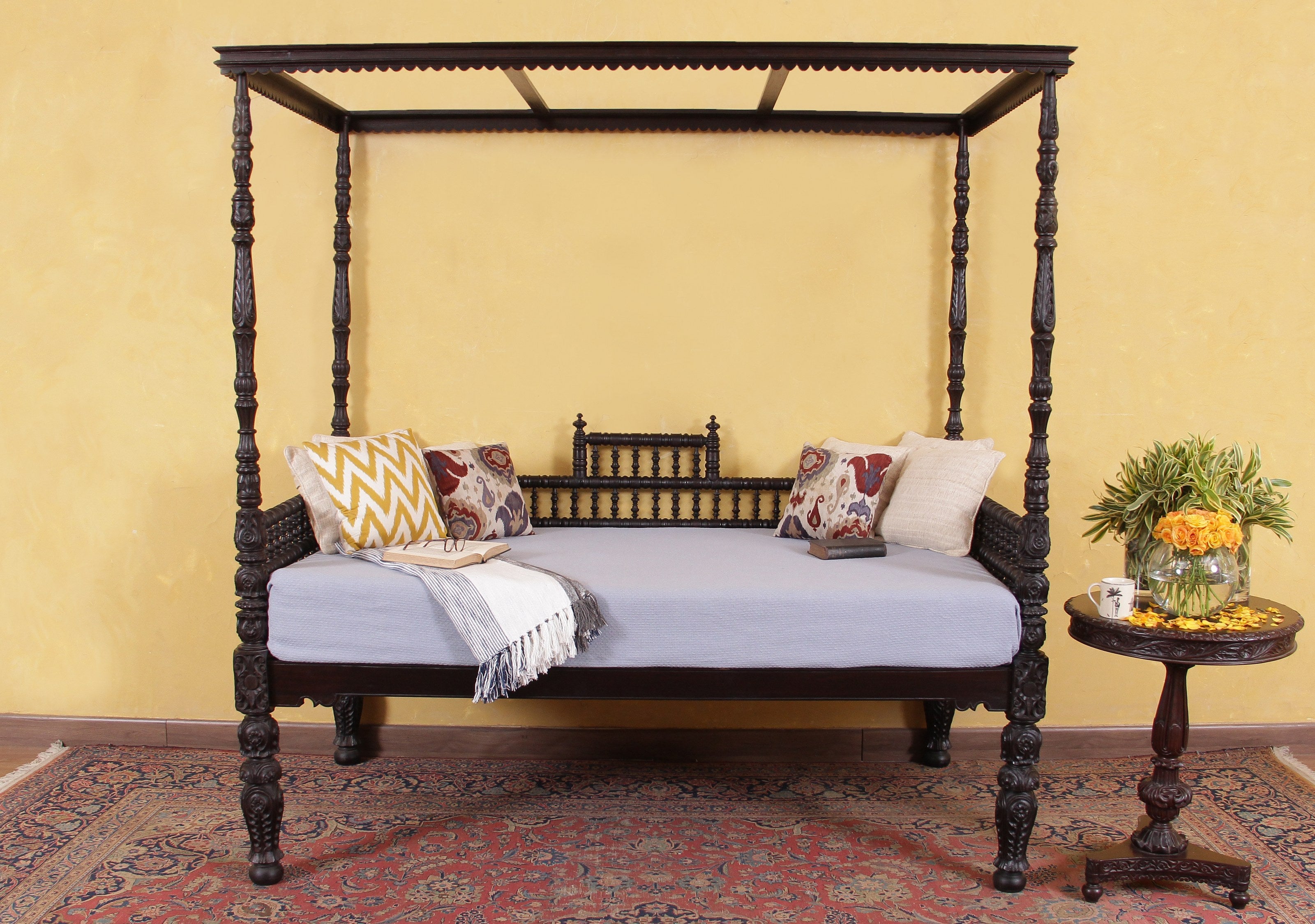 Abingdon Antique Day Bed