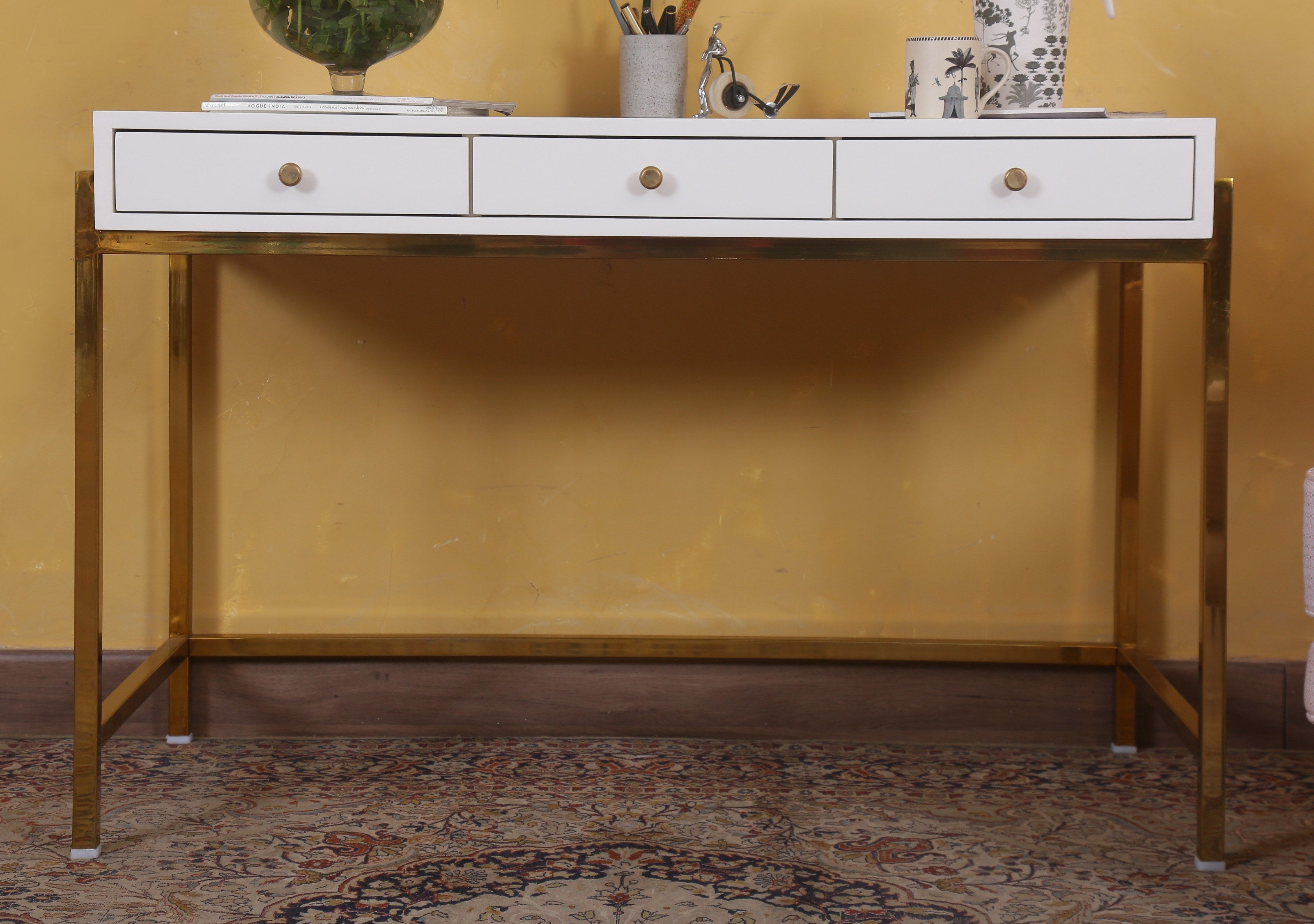 Vincent Desk