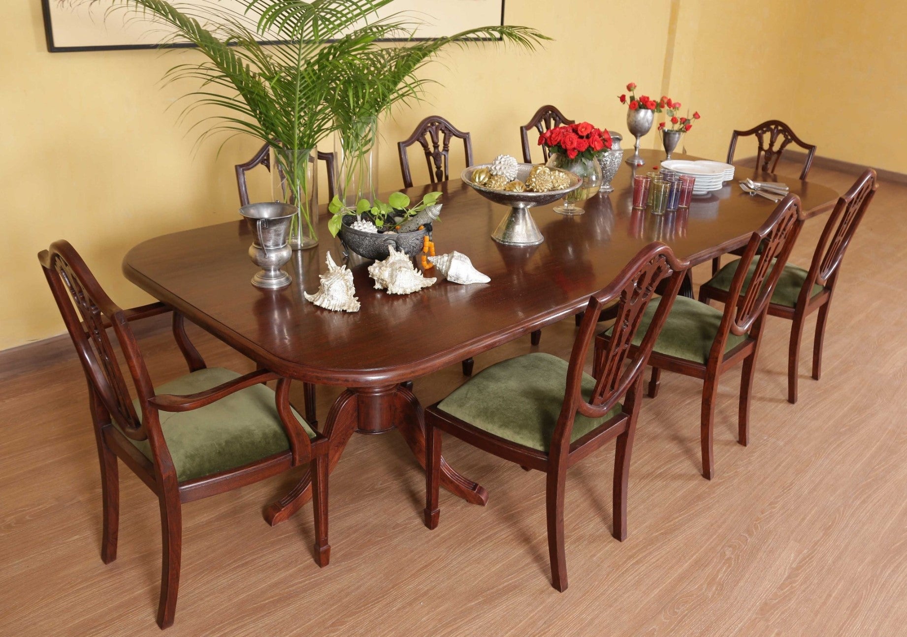 Constans Dining Table
