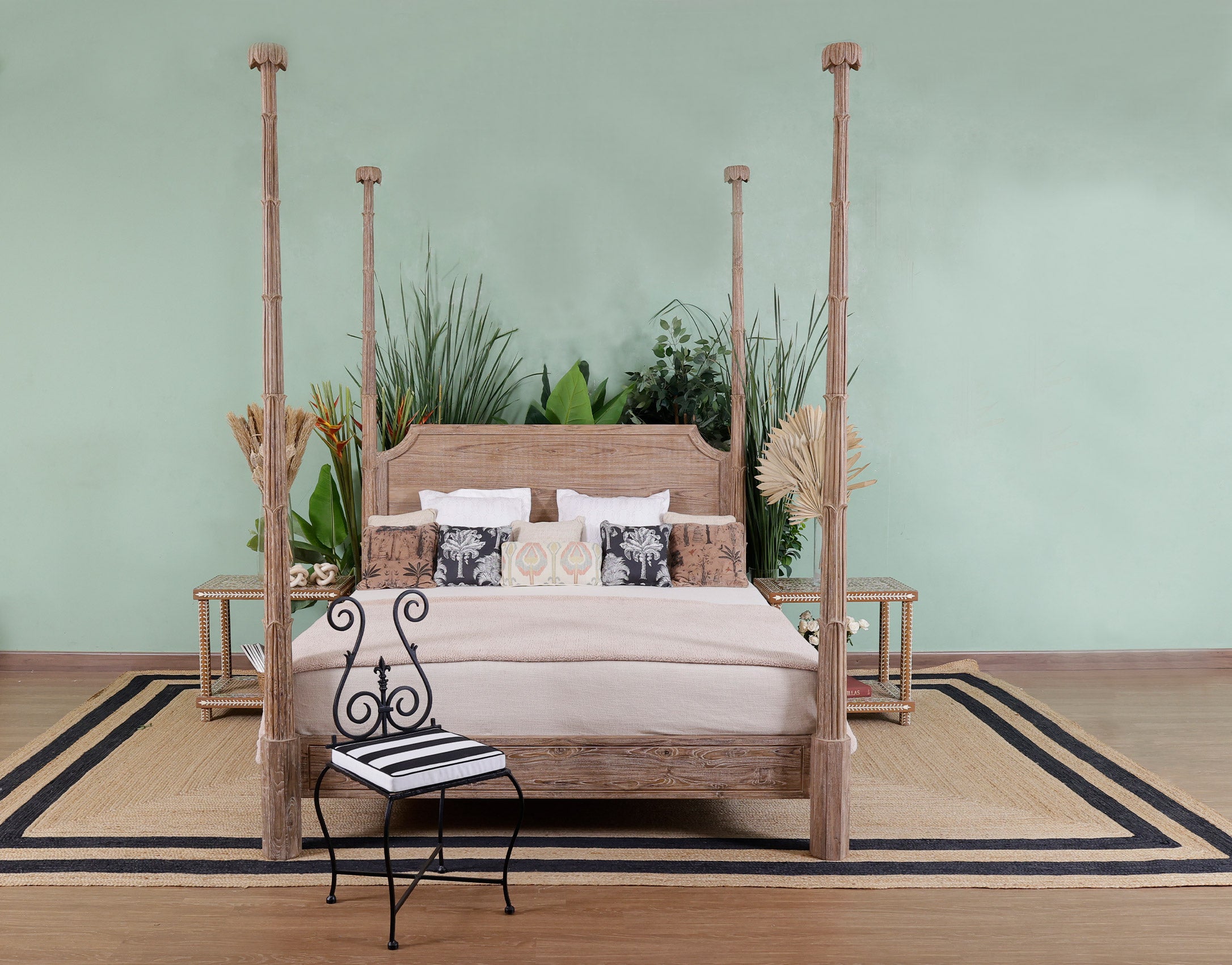 Pembroke Four Poster Bed