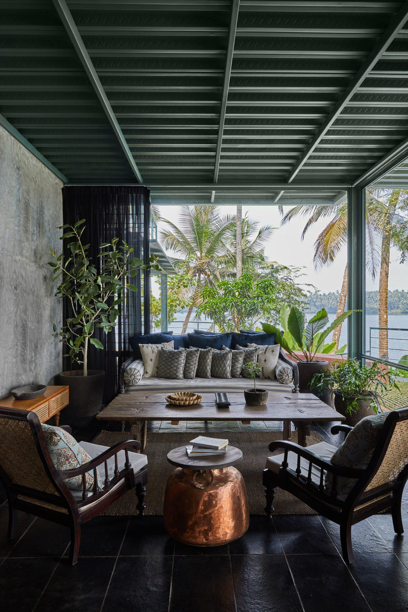 Glass House in Kerala is Modern and Devine