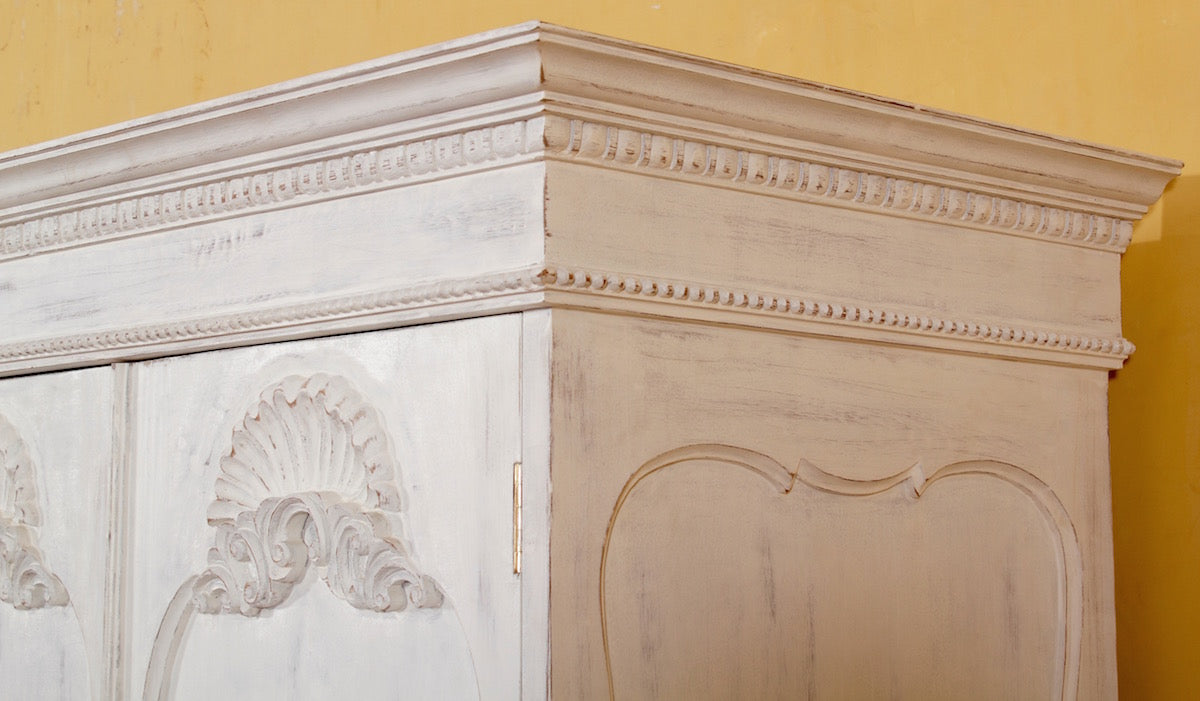 Holligan Armoire