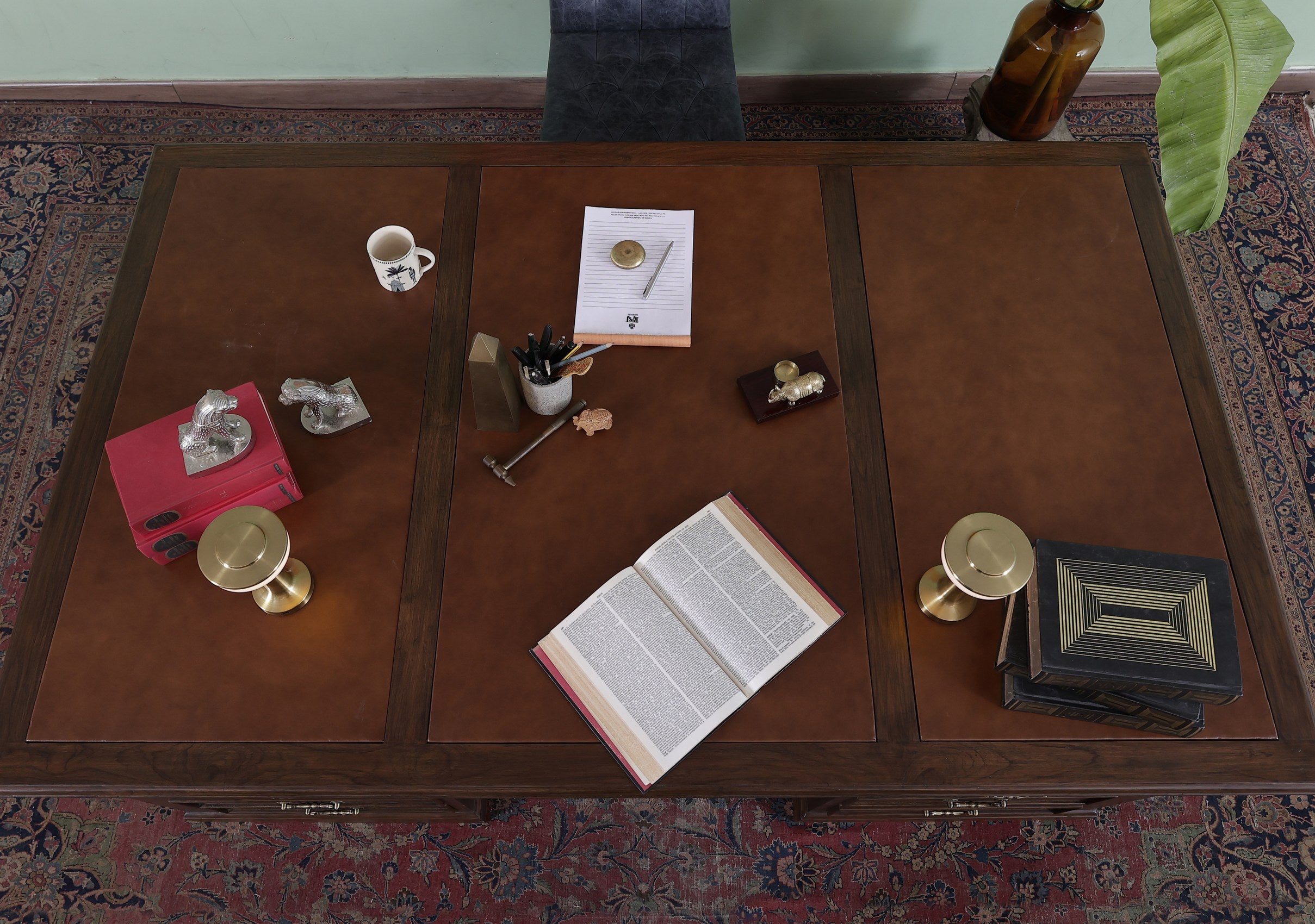 Vidalia Partners Desk