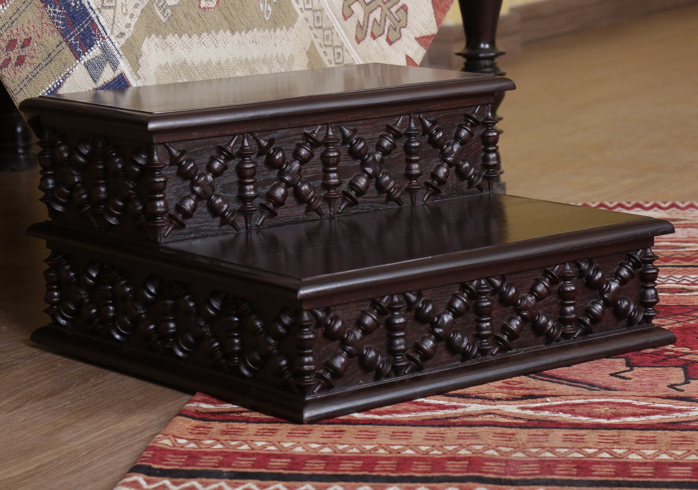 Cornwallis Step Stool