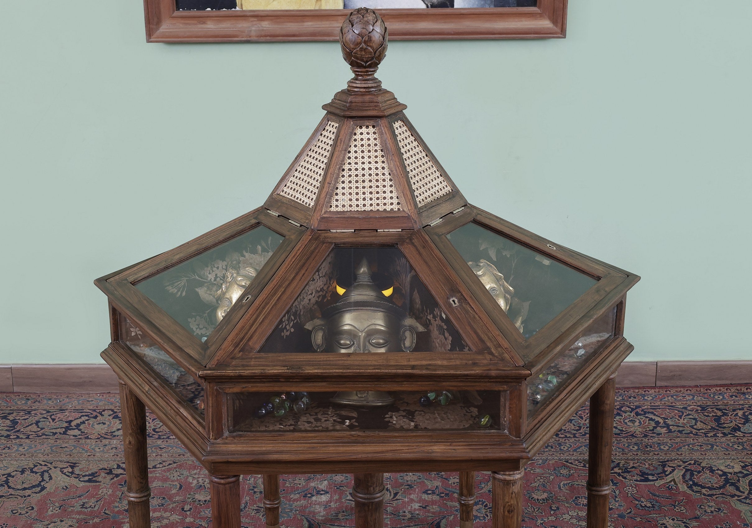 Harlan Hexagonal Showcase