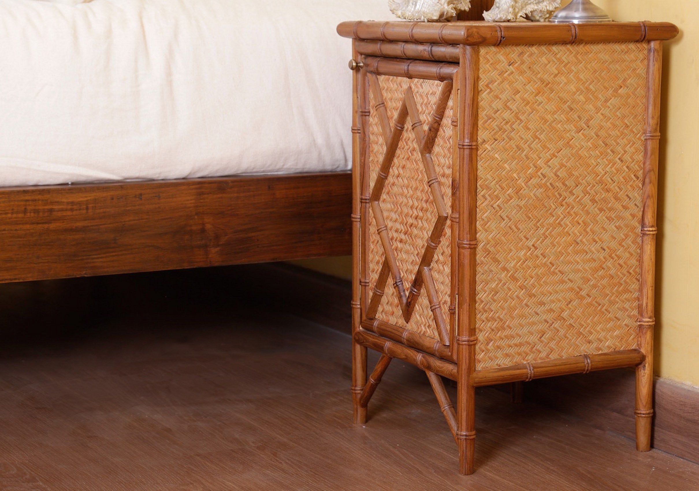 Antonio Nightstand