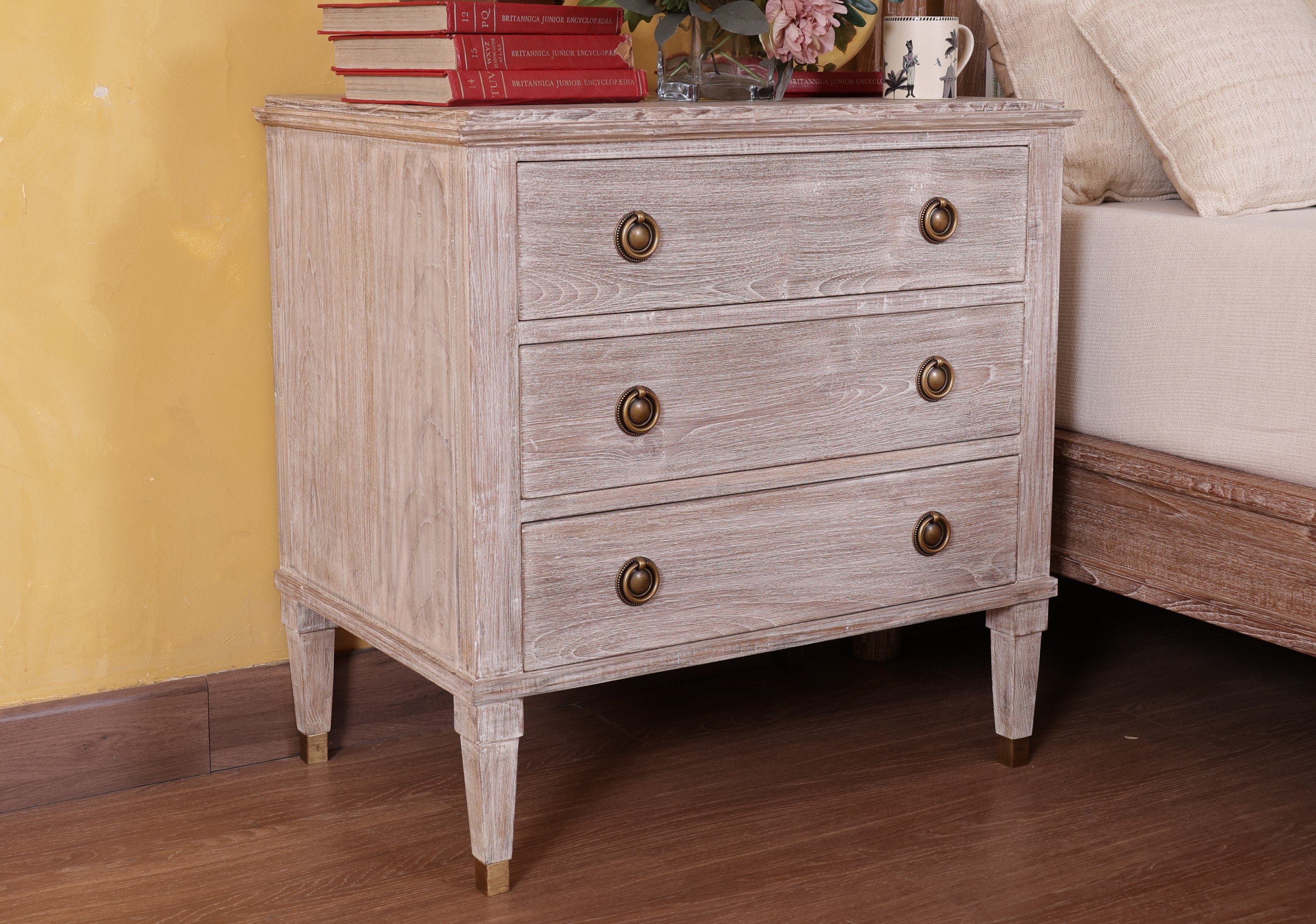 Loghlen Nightstand