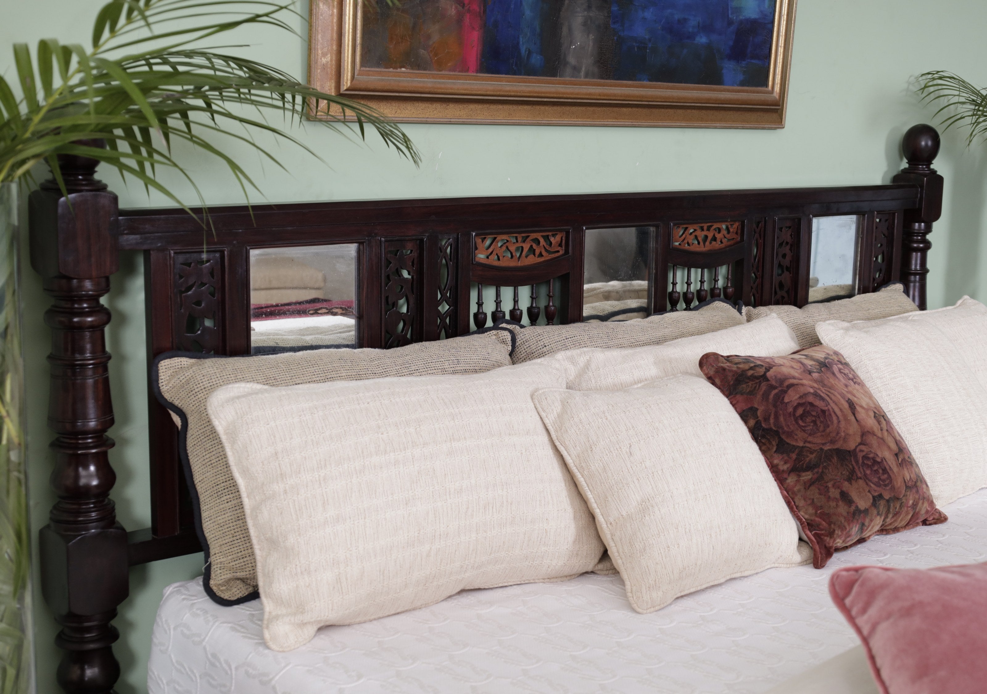Nicholas Bed