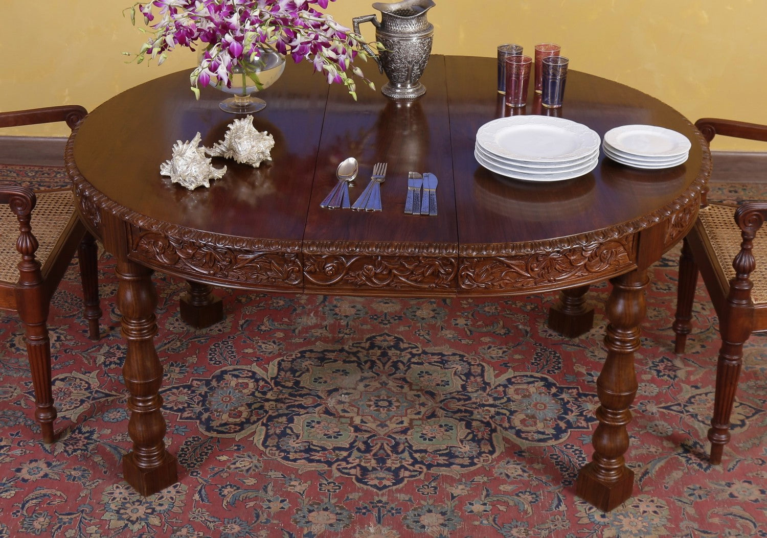 Johan Dining Table