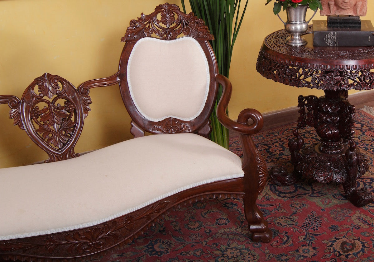 Richards Sofa