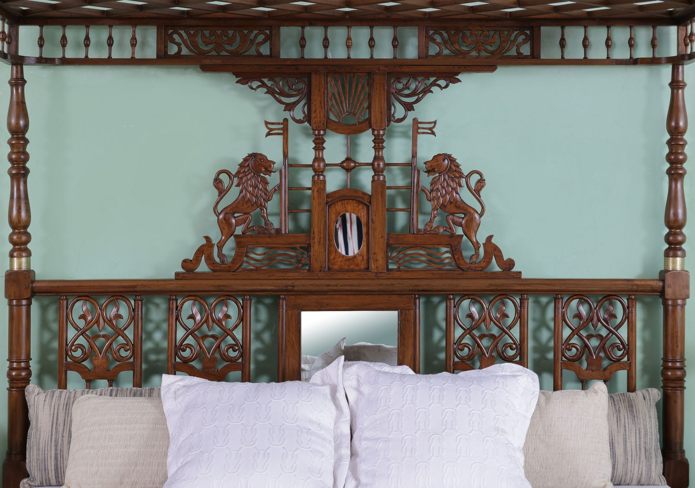 Lloyd antique Poster Bed