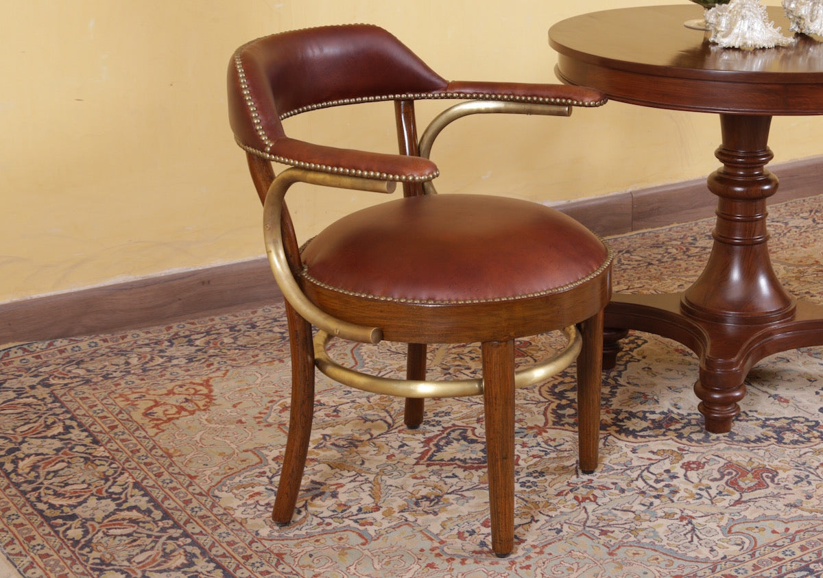 Leon Chair