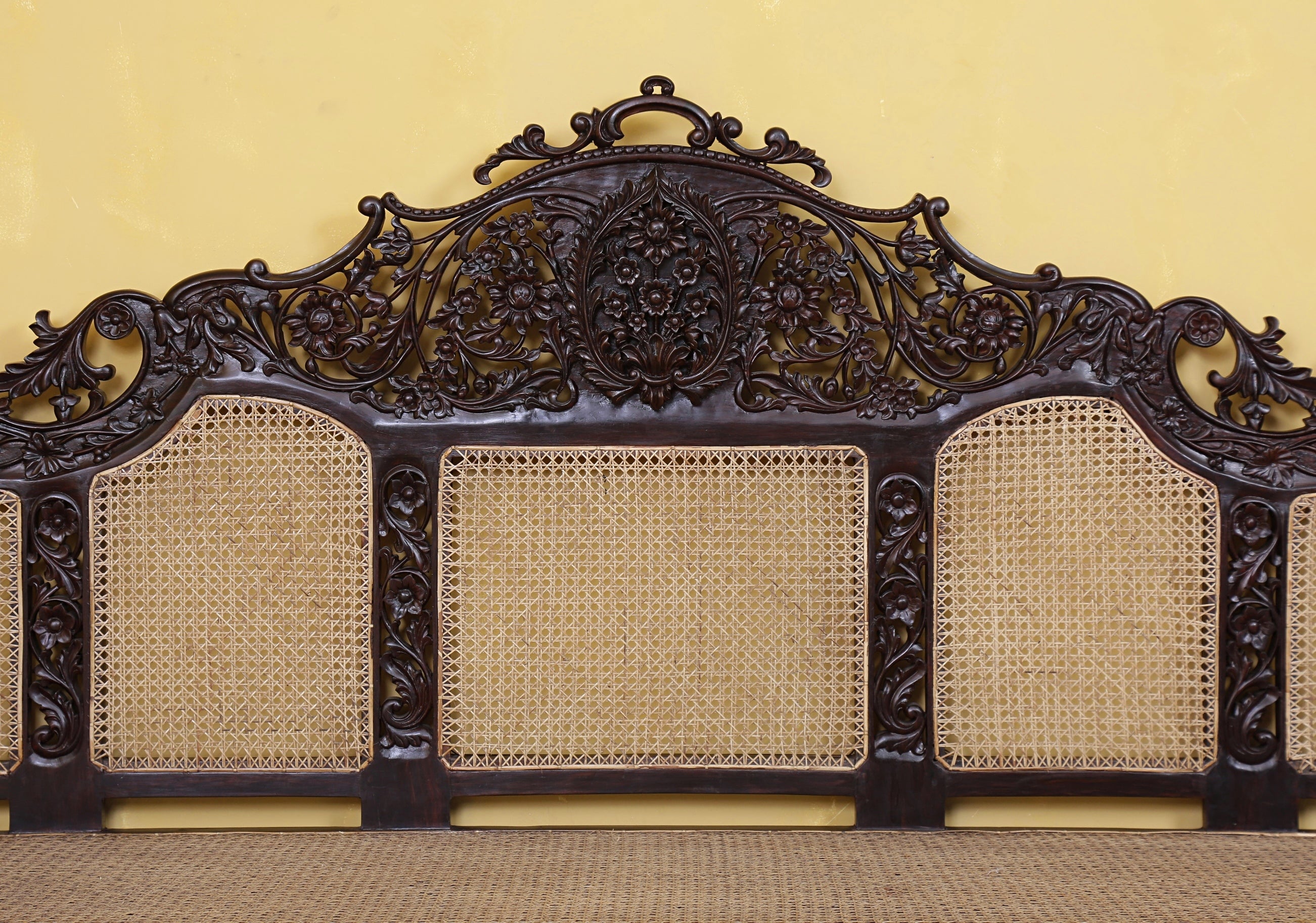 Stratton Divan