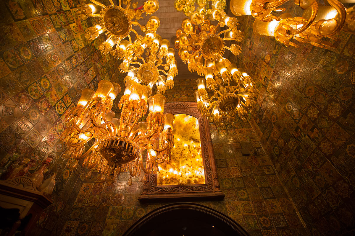Sabyasachi Flagship Store in Mehrauli, New Delhi Stairs Leads You to Old Colonial Charm