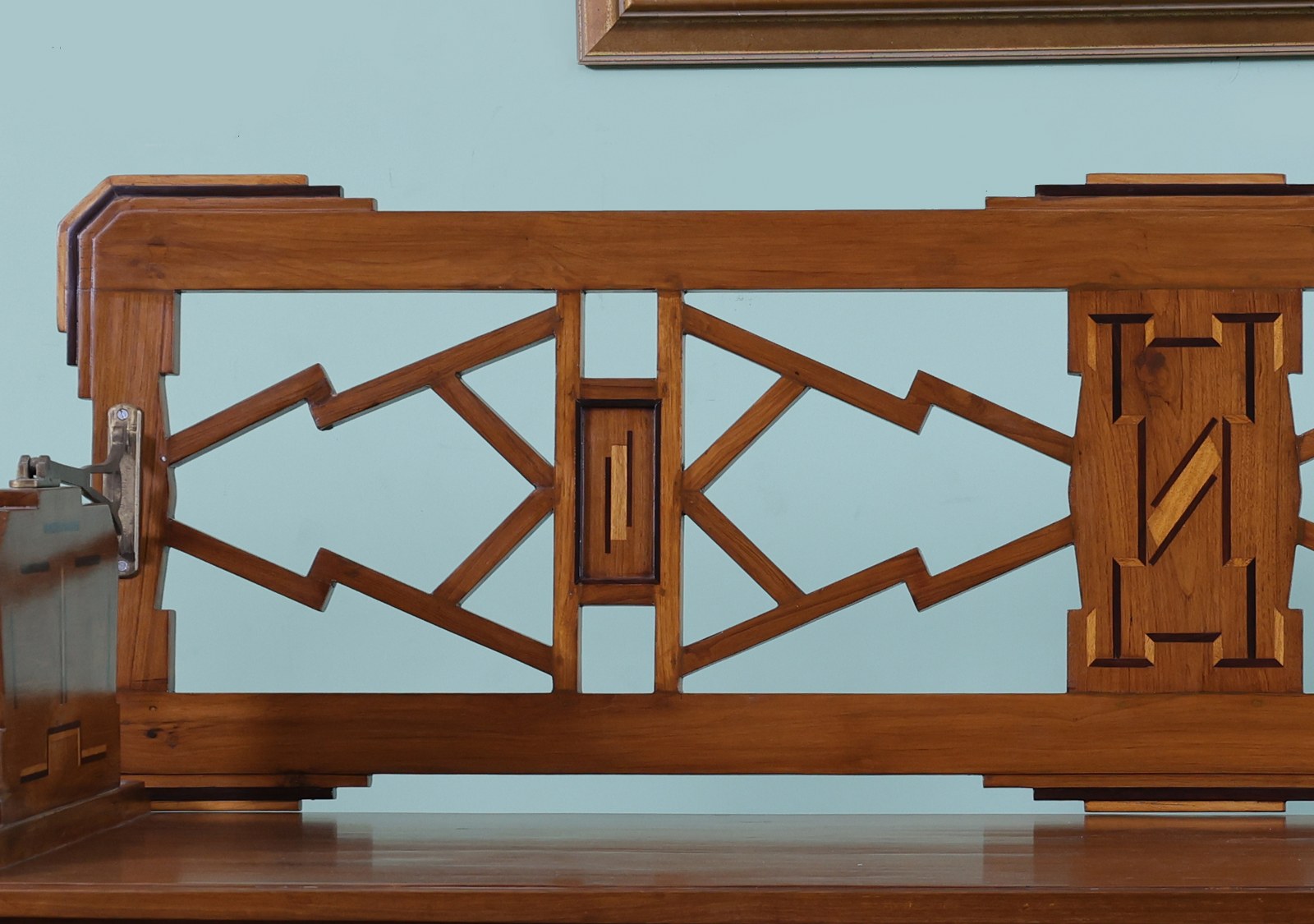Assenburg Bench