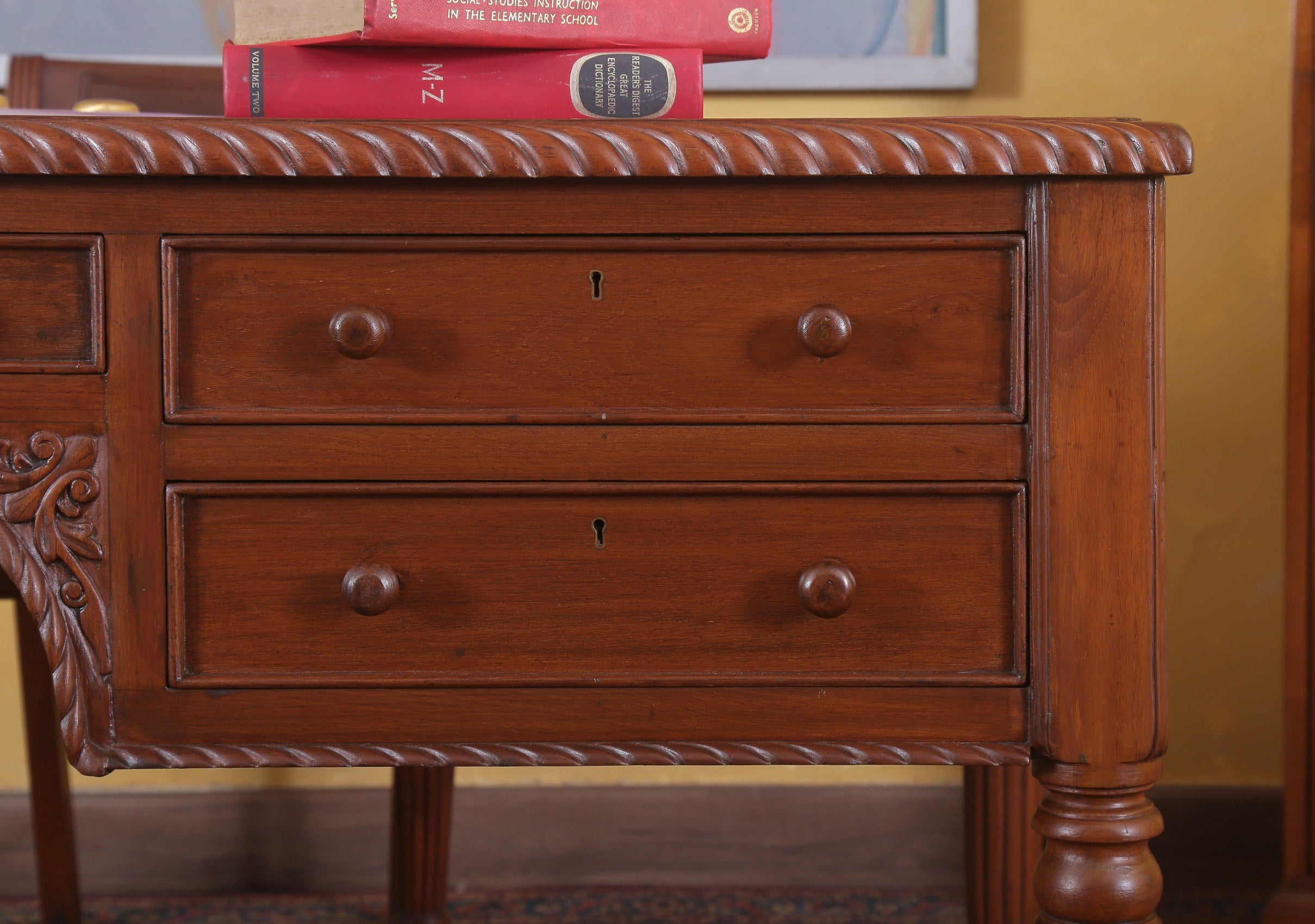 Canon Antique Partners Desk