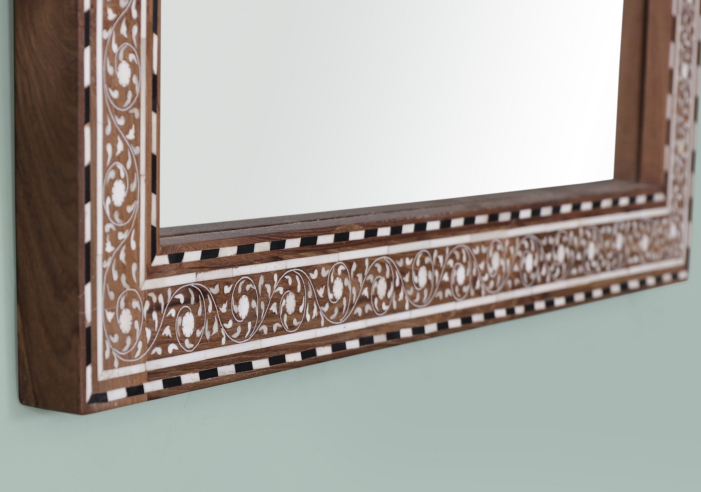 Polman Mirror Frame