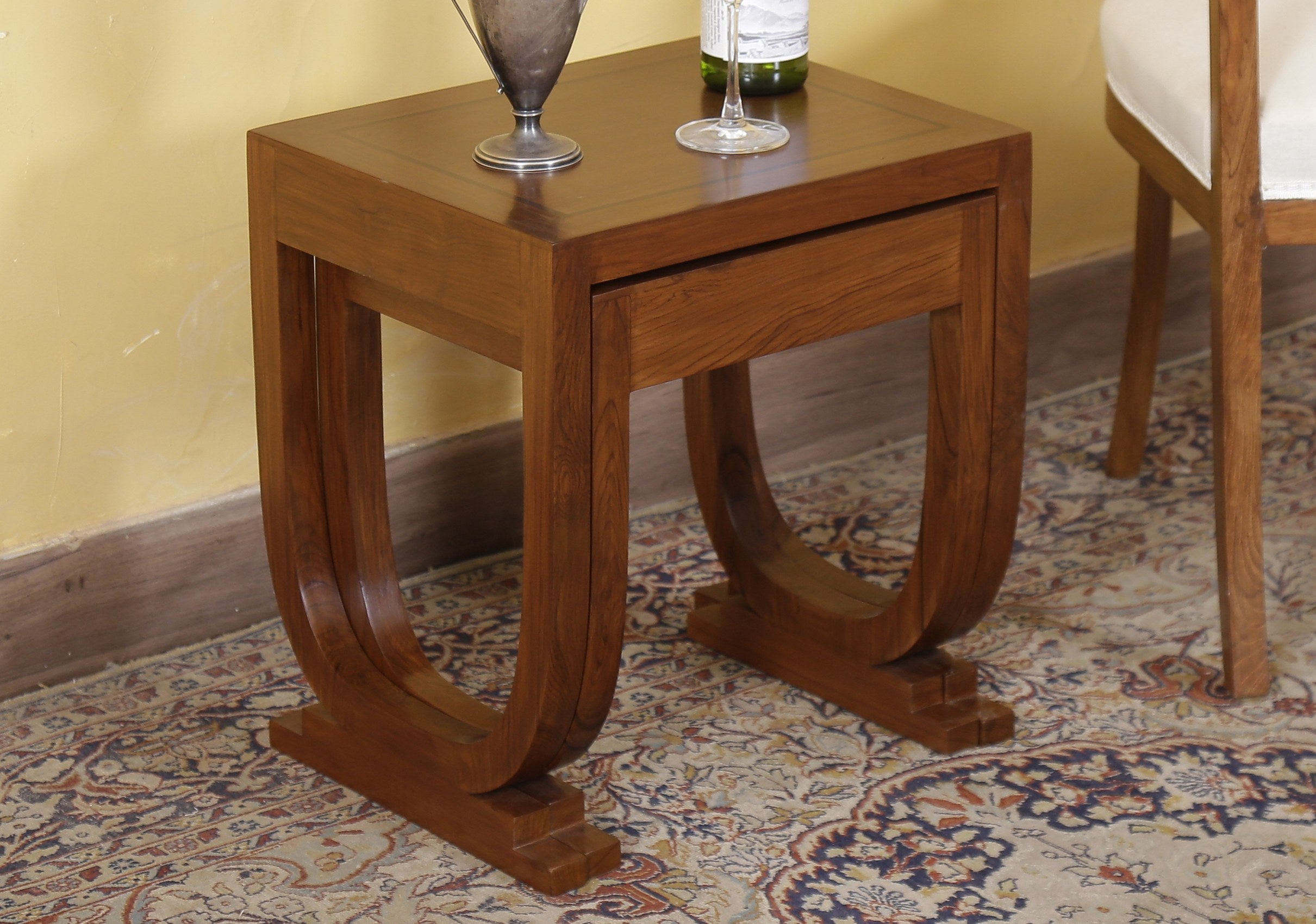 Nedve Nesting Table