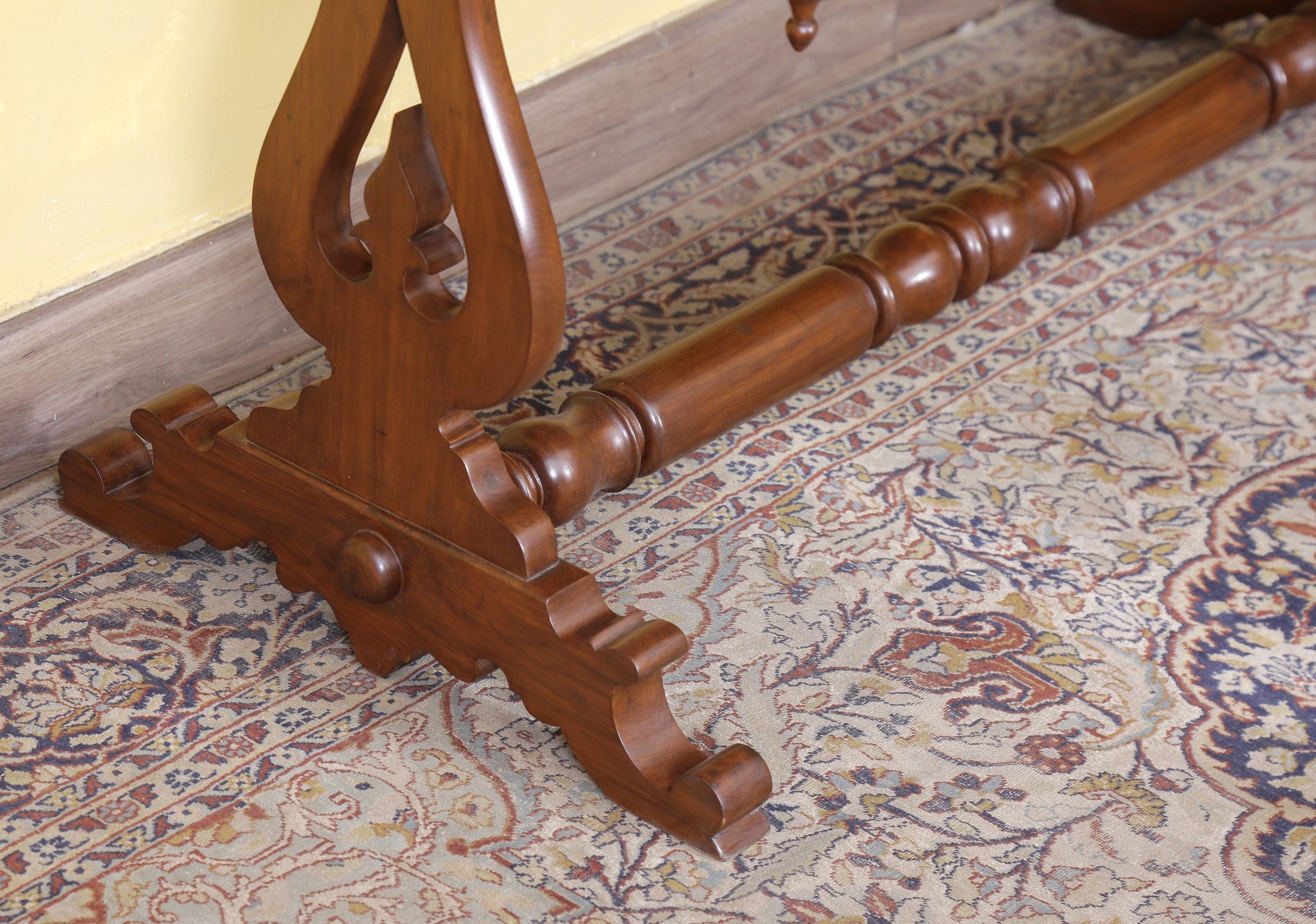 Harley Desk