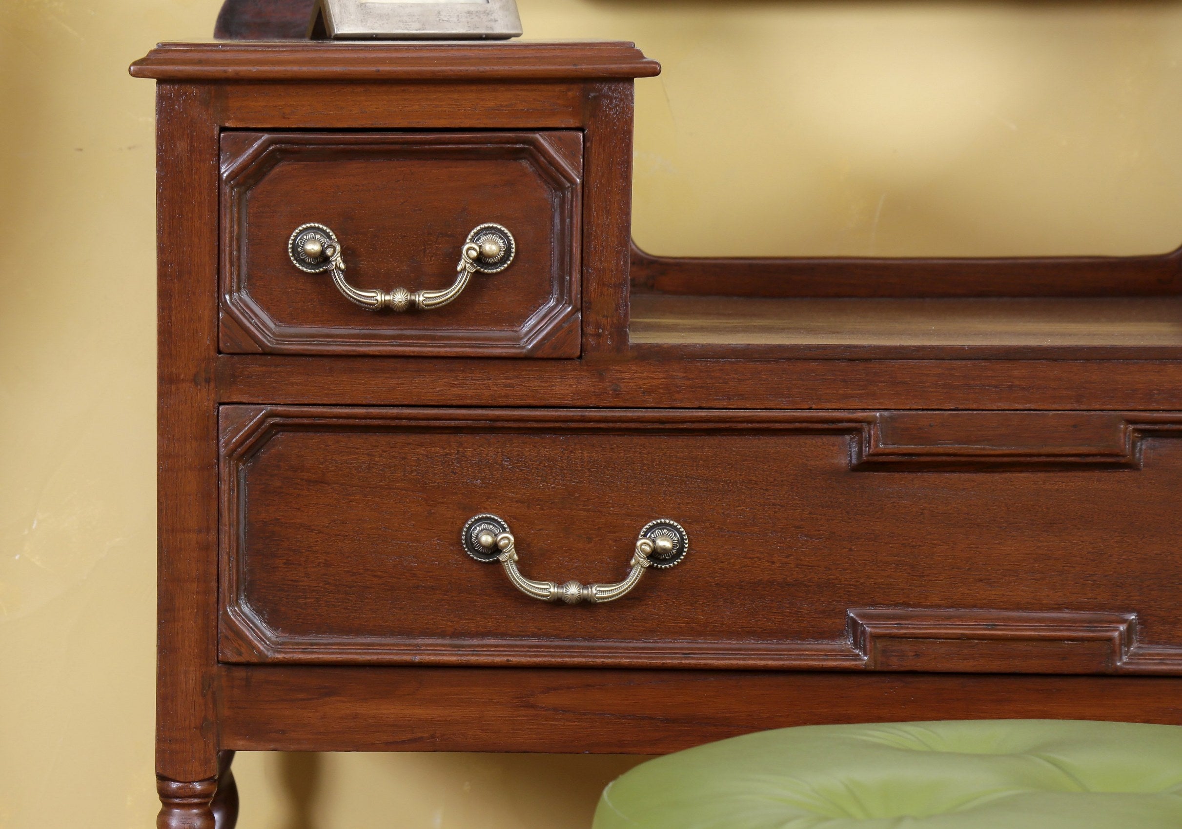 Elizabeth Antique Dressing Table