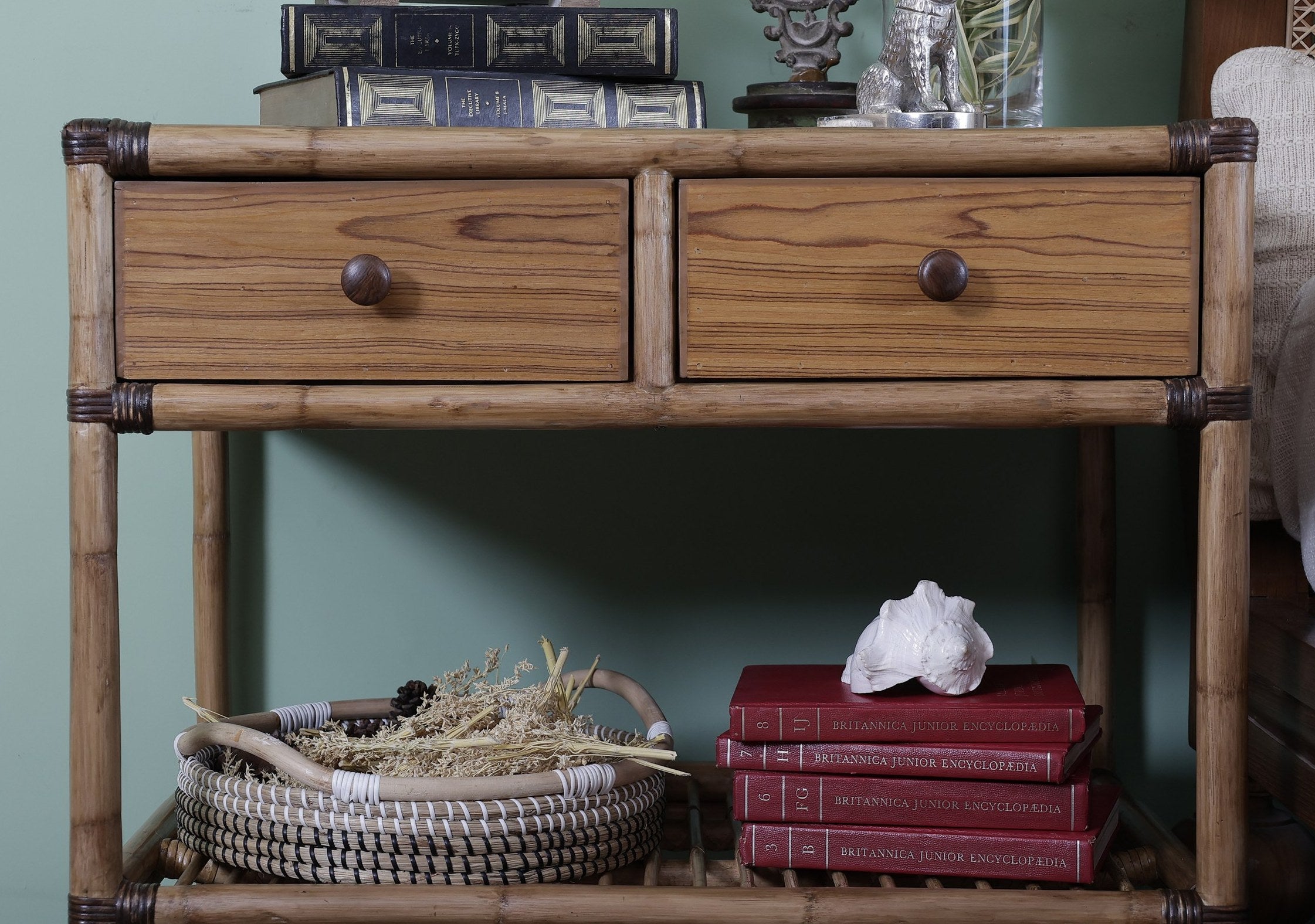 Bilton Table