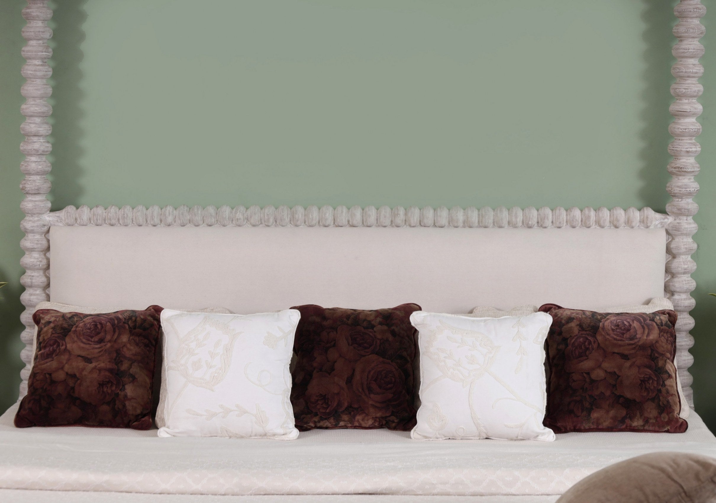 Normanby Poster Bed