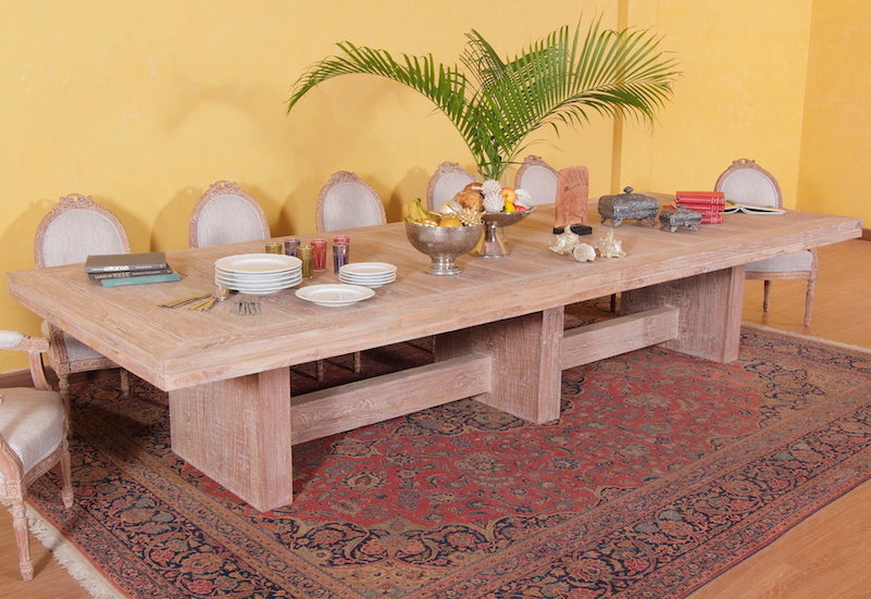 Ogio Dining Table