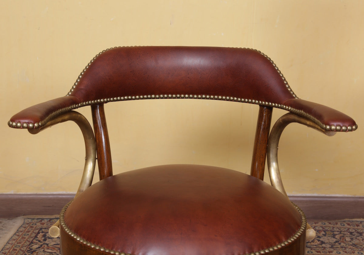 Leon Chair