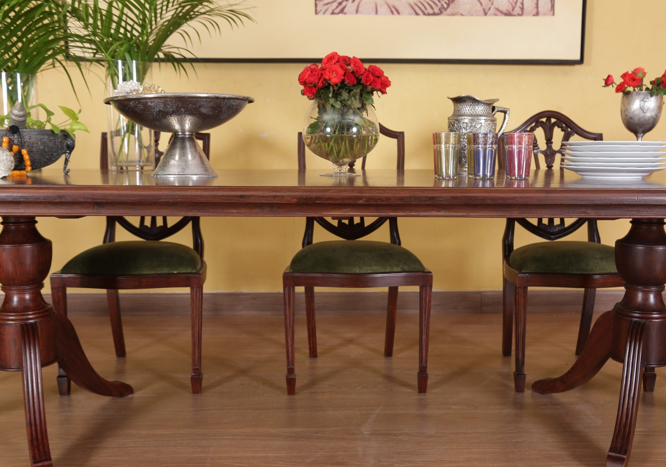 Constans Dining Table