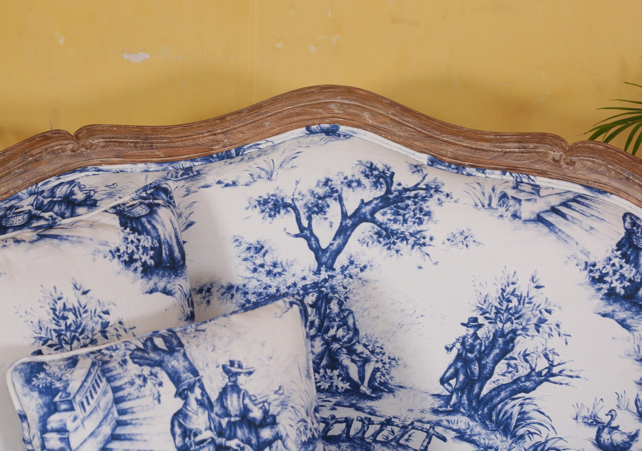Langhorn Sofa Chair