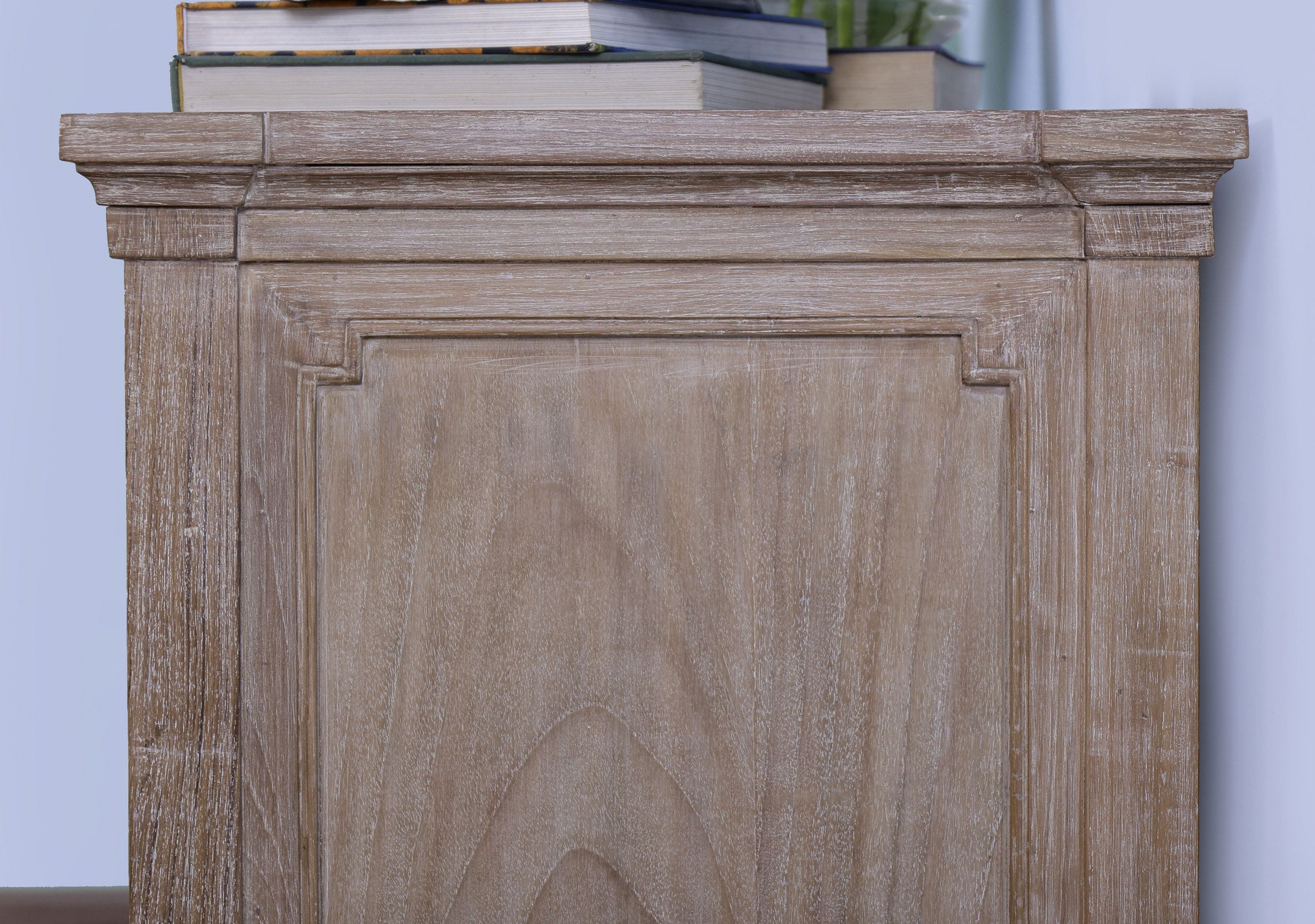 Jermiah Chest of Drawers